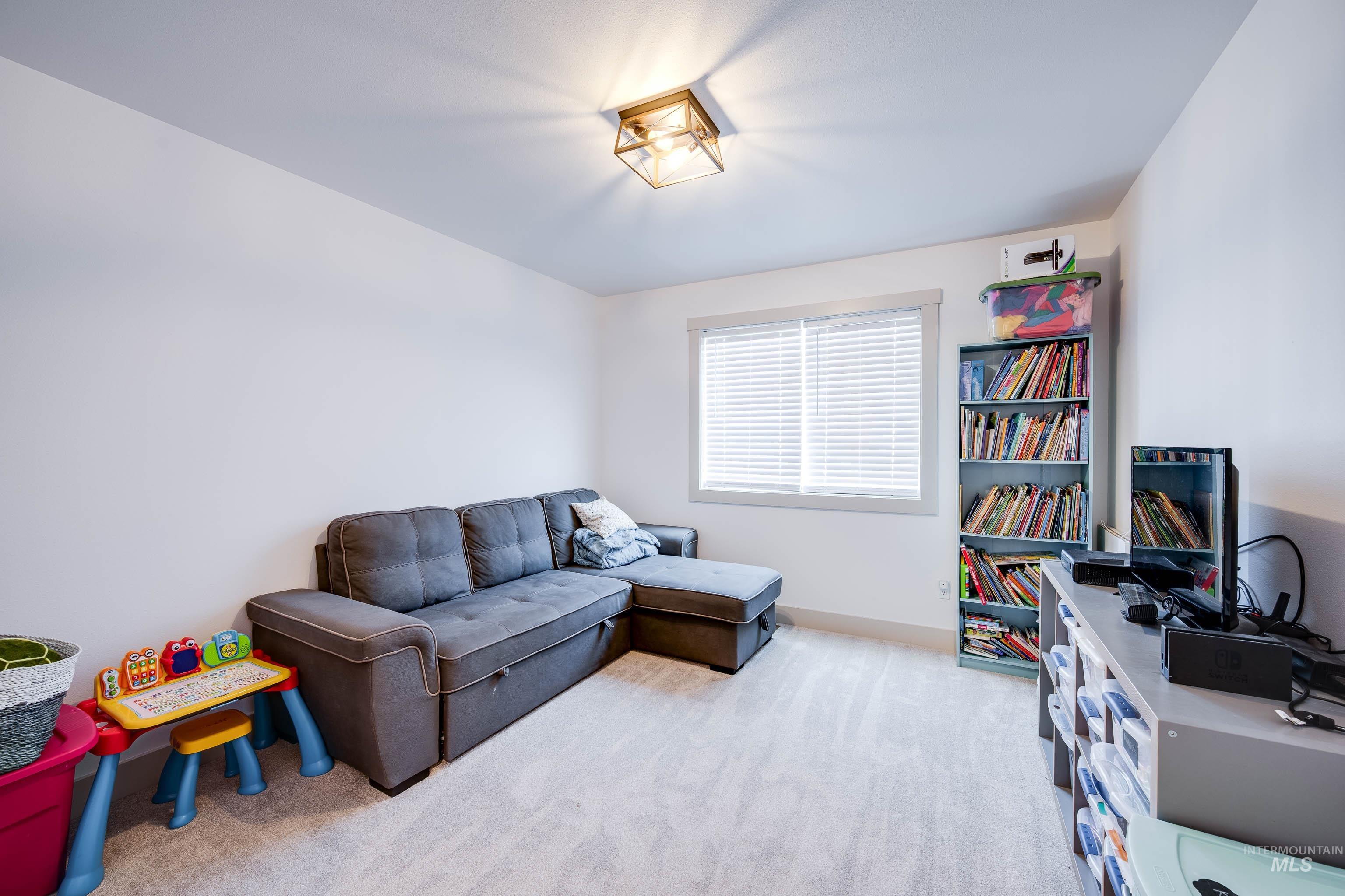 415 Southview Ave., Moscow, Idaho 83843, 5 Bedrooms, 3 Bathrooms, Residential For Sale, Price $709,000, 98968299