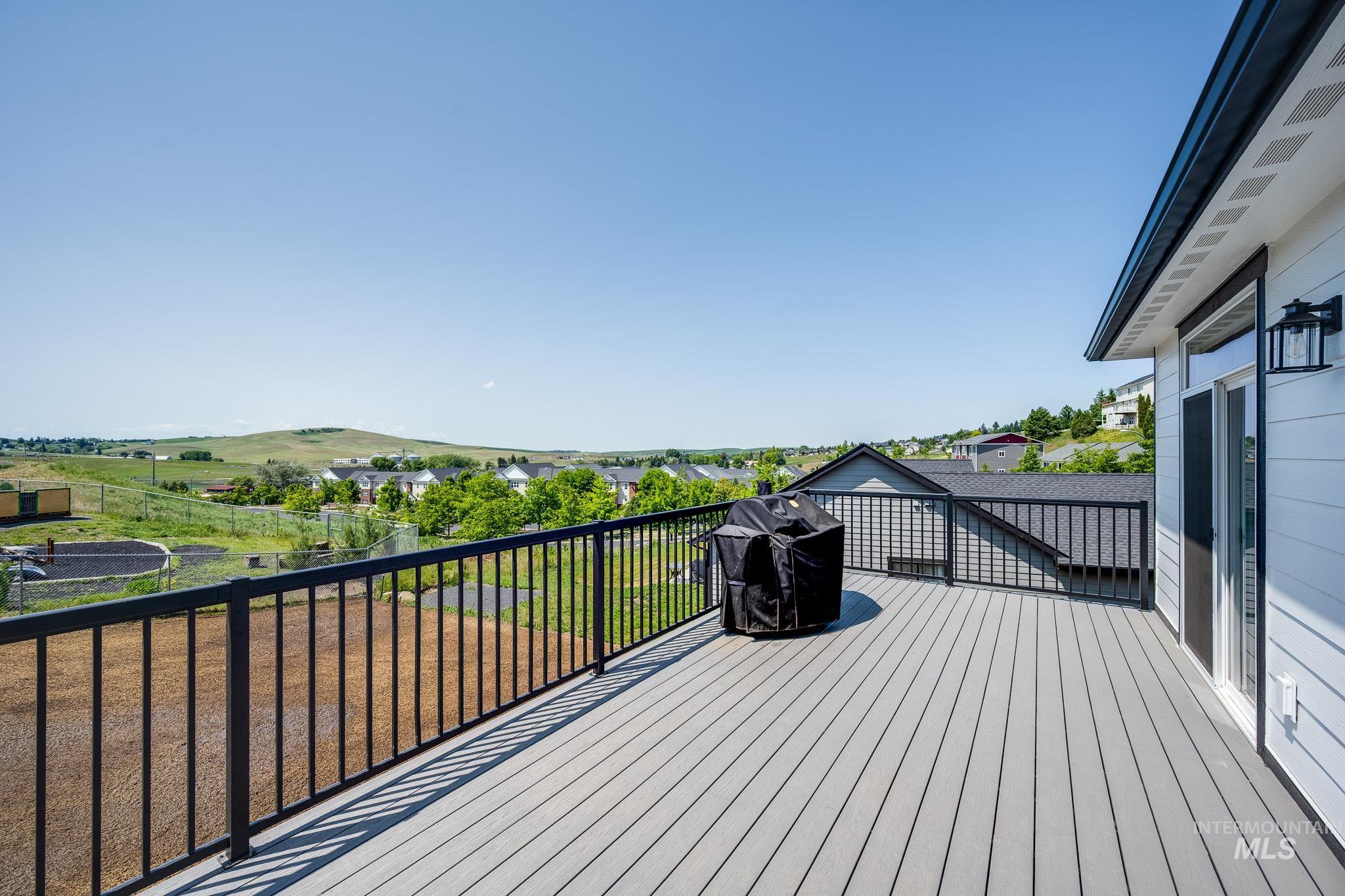 415 Southview Ave., Moscow, Idaho 83843, 5 Bedrooms, 3 Bathrooms, Residential For Sale, Price $709,000, 98968299