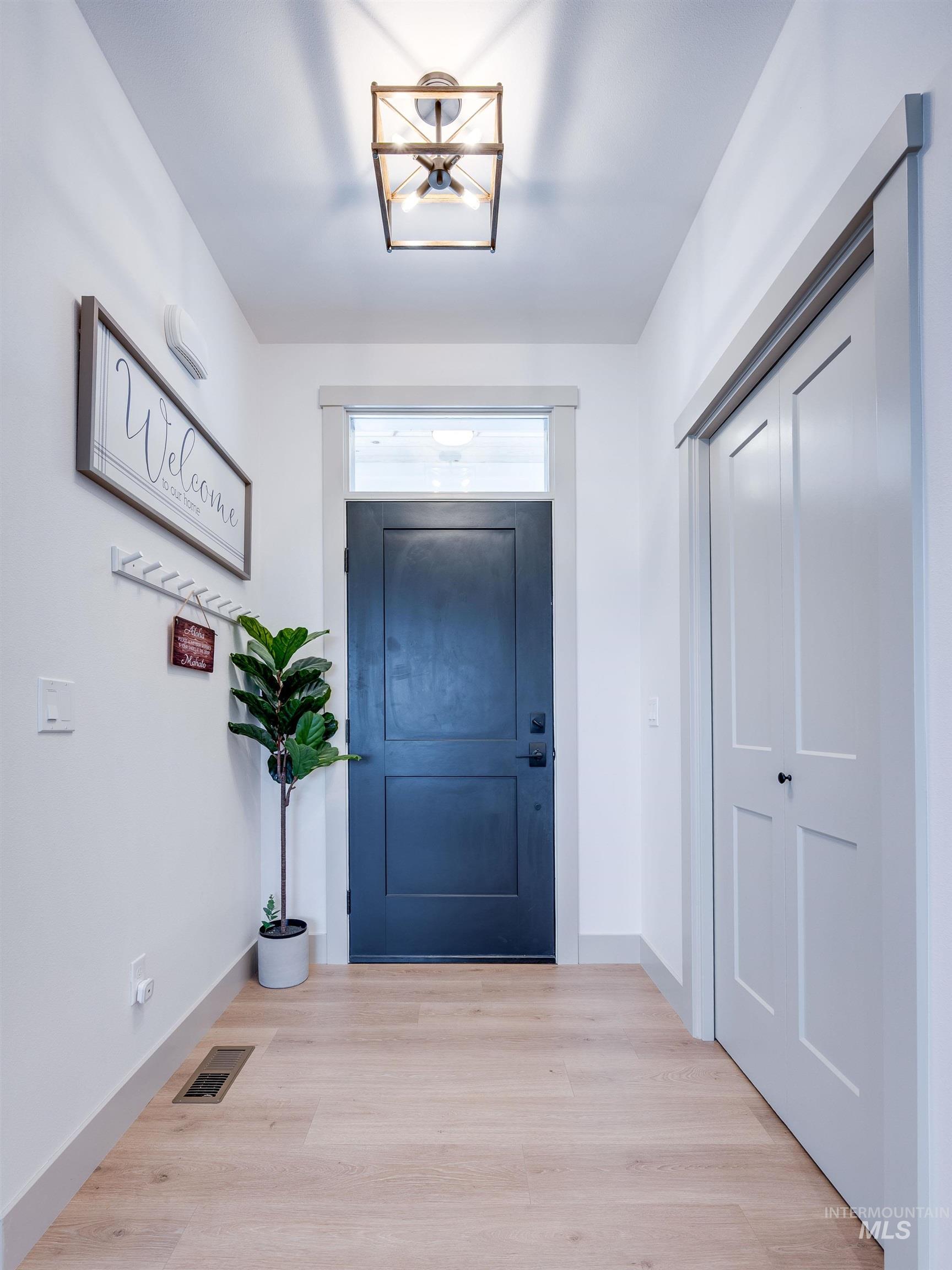 415 Southview Ave., Moscow, Idaho 83843, 5 Bedrooms, 3 Bathrooms, Residential For Sale, Price $709,000, 98968299