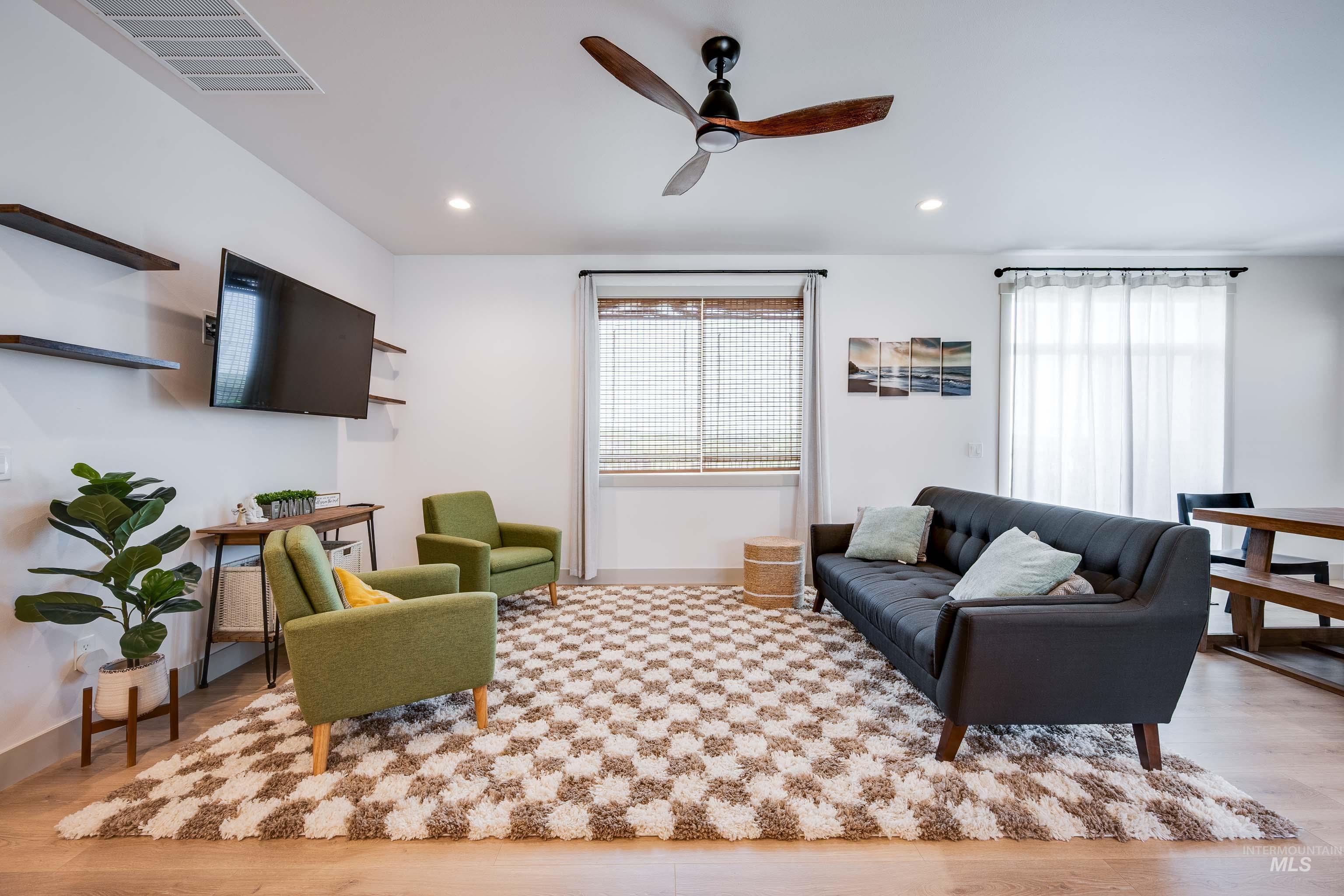 415 Southview Ave., Moscow, Idaho 83843, 5 Bedrooms, 3 Bathrooms, Residential For Sale, Price $709,000, 98968299