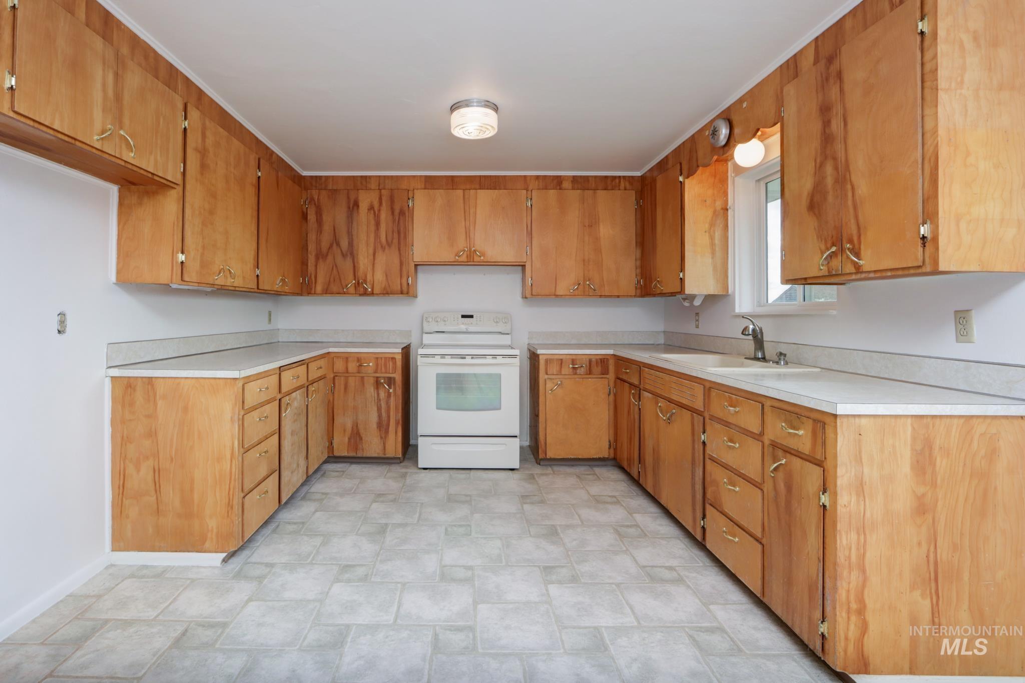 9215 W Malad, Boise, Idaho 83709, 4 Bedrooms, 2 Bathrooms, Residential For Sale, Price $556,900, 98968302