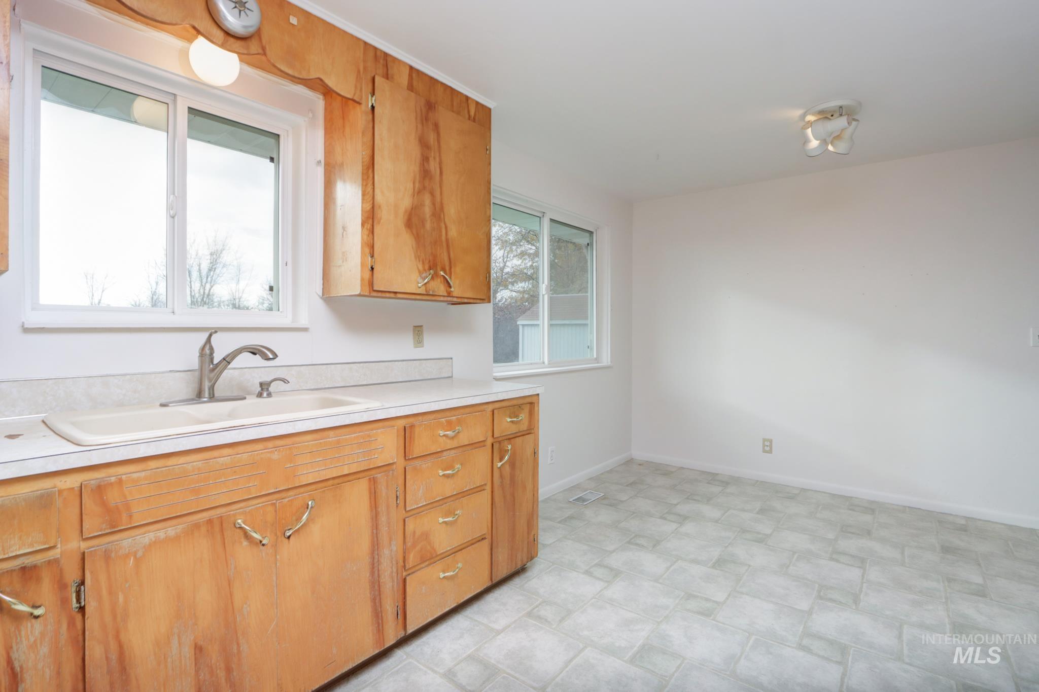 9215 W Malad, Boise, Idaho 83709, 4 Bedrooms, 2 Bathrooms, Residential For Sale, Price $556,900, 98968302