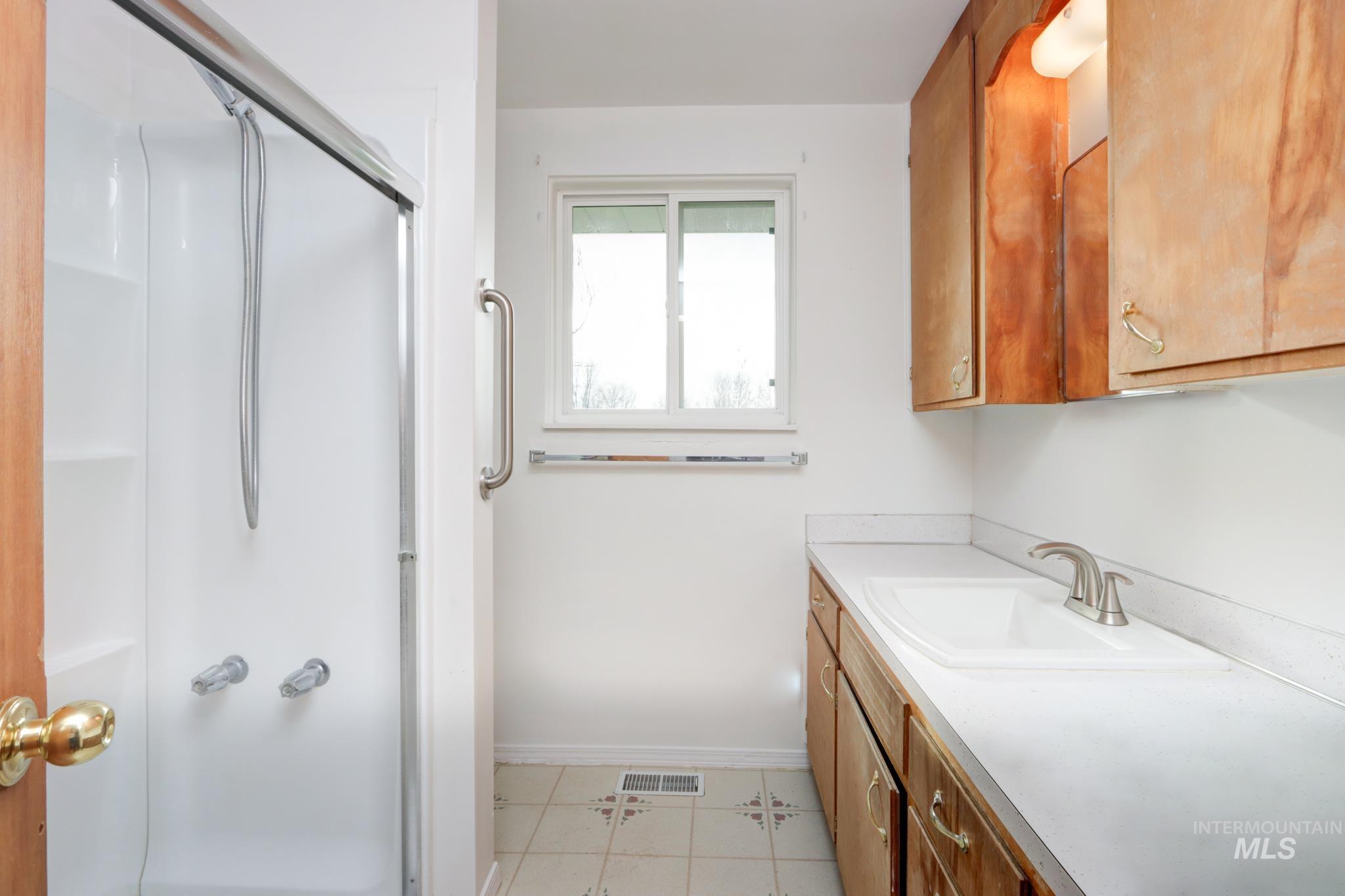 9215 W Malad, Boise, Idaho 83709, 4 Bedrooms, 2 Bathrooms, Residential For Sale, Price $556,900, 98968302