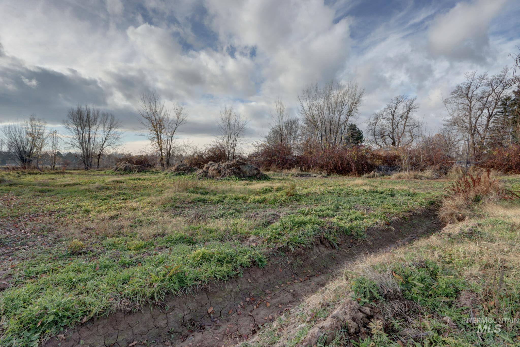 9215 W Malad, Boise, Idaho 83709, 4 Bedrooms, 2 Bathrooms, Residential For Sale, Price $556,900, 98968302