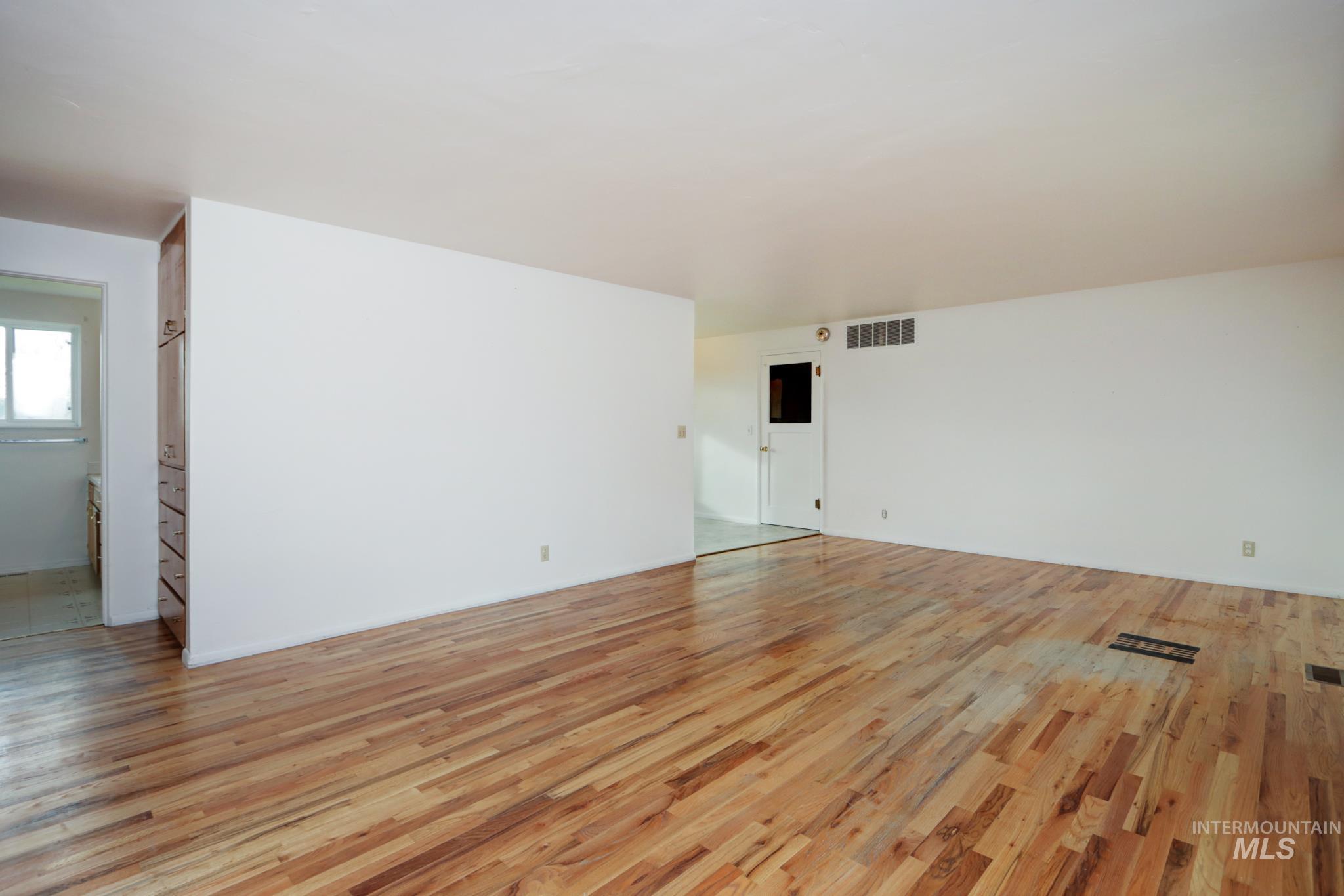 9215 W Malad, Boise, Idaho 83709, 4 Bedrooms, 2 Bathrooms, Residential For Sale, Price $556,900, 98968302