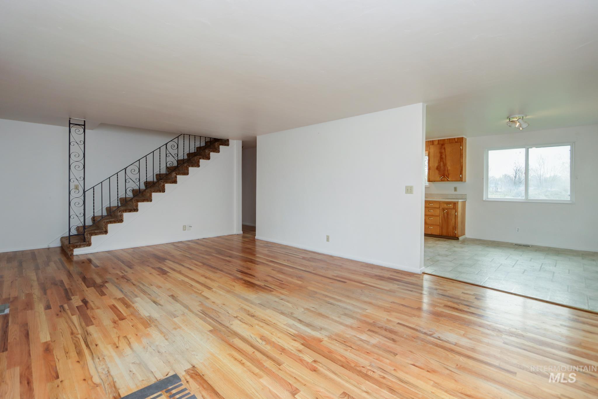 9215 W Malad, Boise, Idaho 83709, 4 Bedrooms, 2 Bathrooms, Residential For Sale, Price $556,900, 98968302