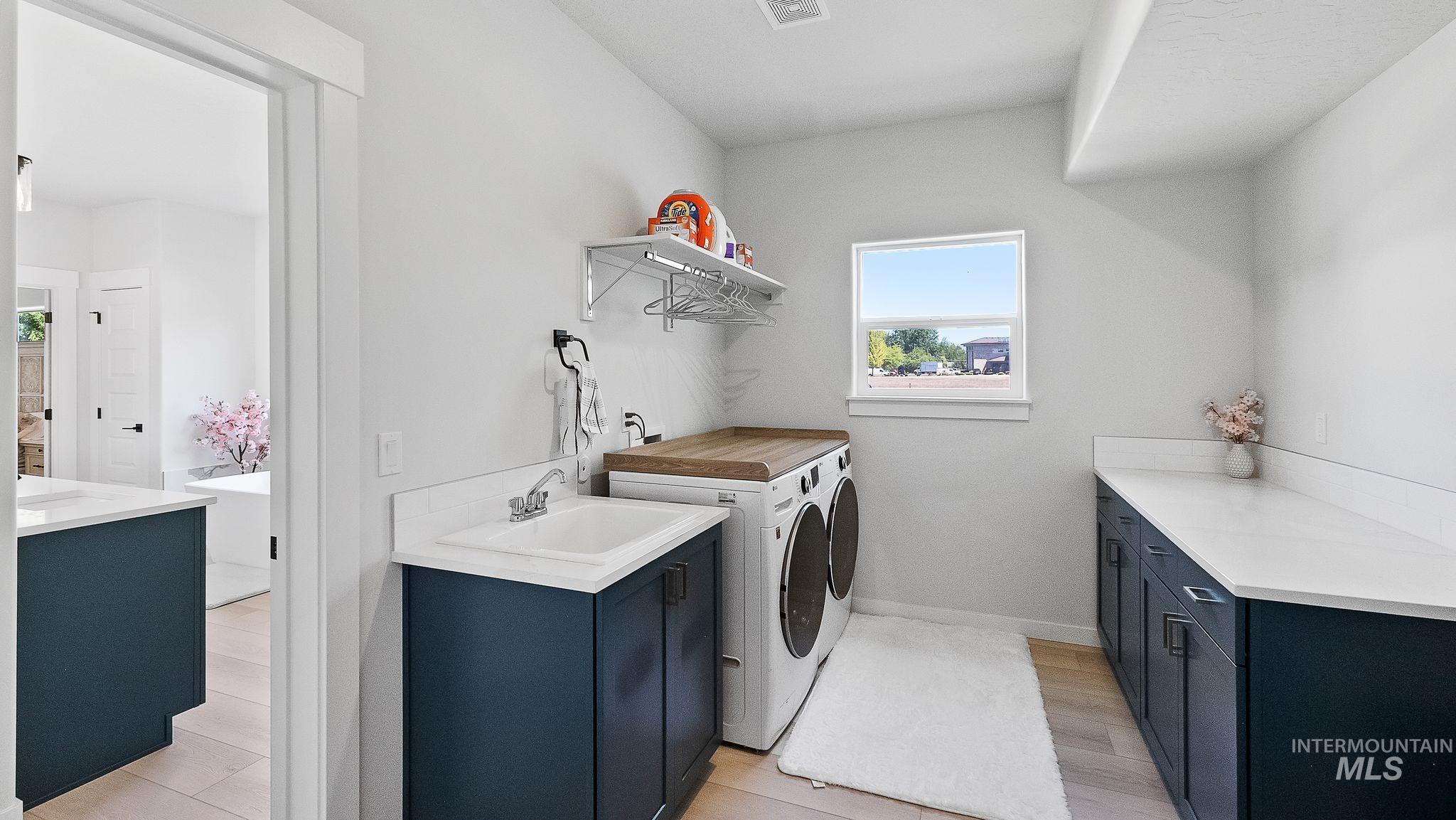 1697 S Vinnell, Boise, Idaho 83709, 4 Bedrooms, 4.5 Bathrooms, Residential For Sale, Price $1,250,000, 98968320