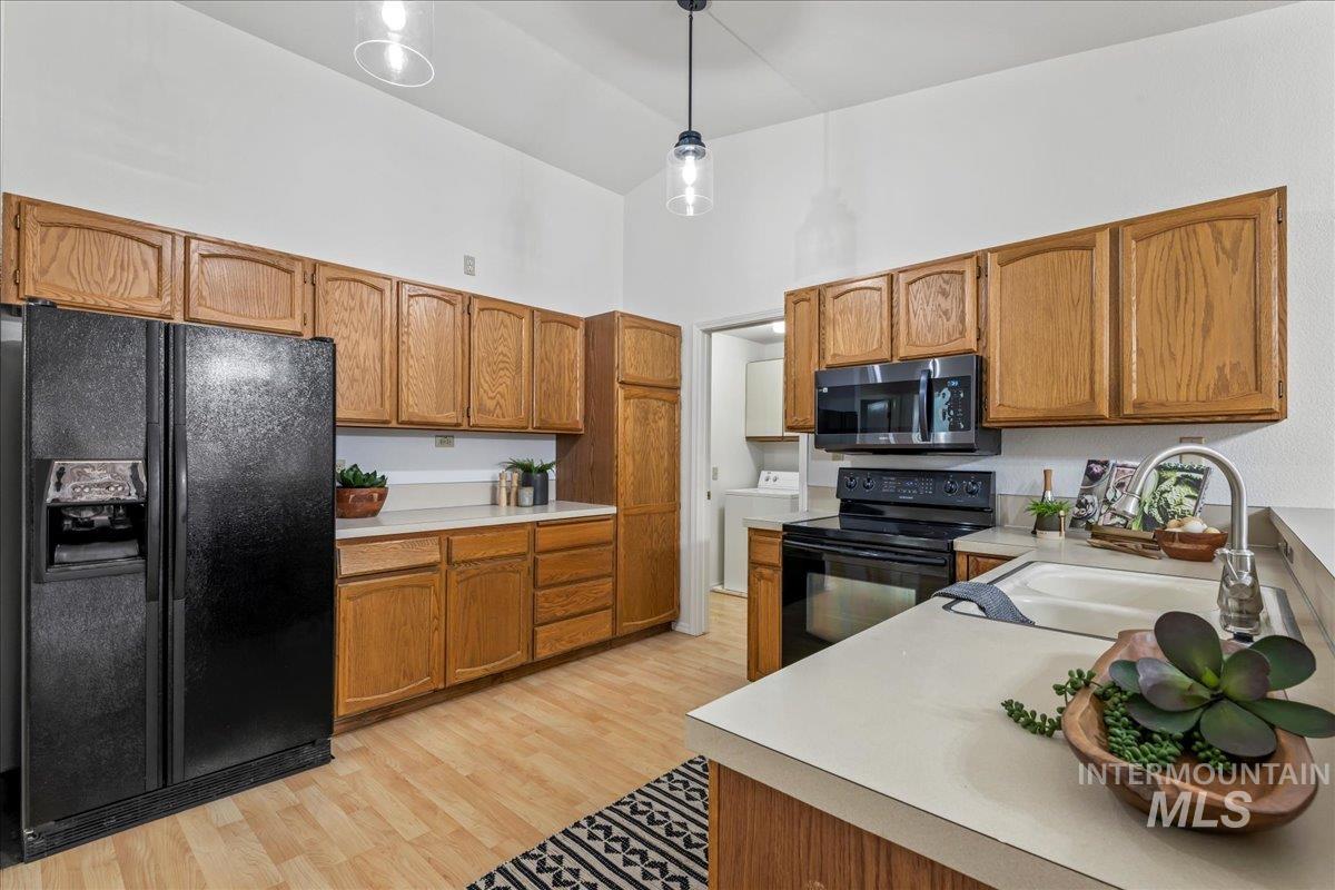 12369 W Sitka Dr, Boise, Idaho 83713, 2 Bedrooms, 2 Bathrooms, Residential For Sale, Price $418,000, 98968324