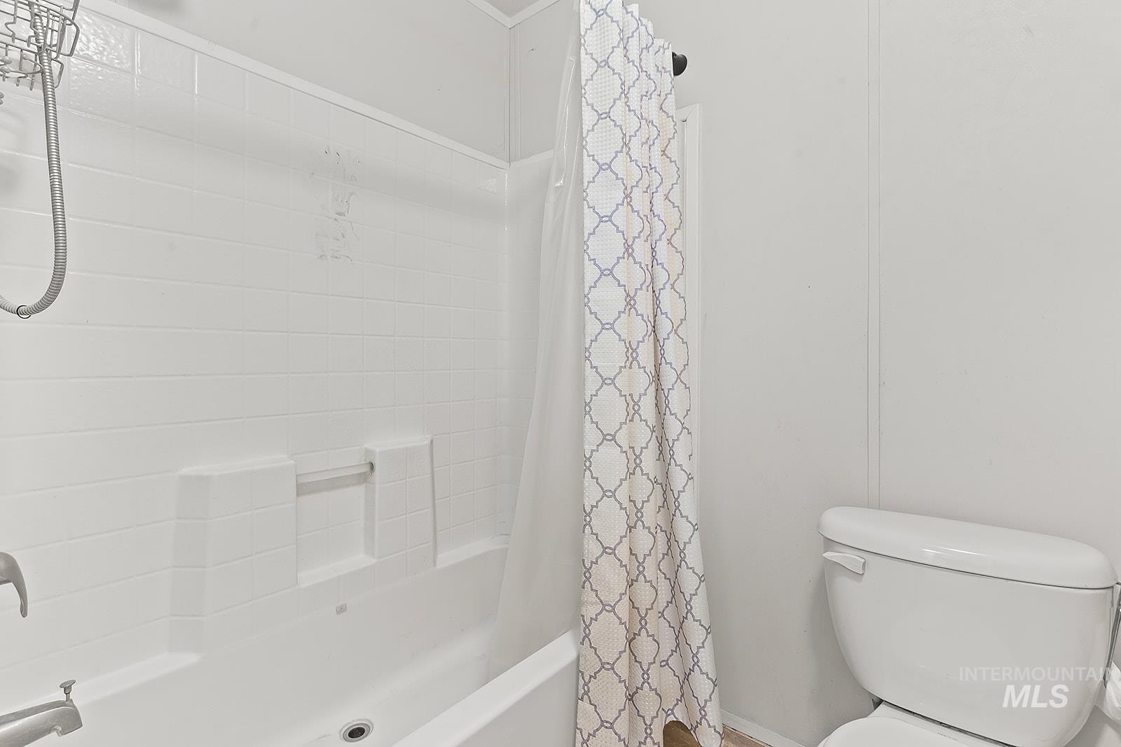 2015 6th Ave, Clarkston, Washington 99403, 2 Bedrooms, 1 Bathroom, Residential For Sale, Price $65,000, 98968330