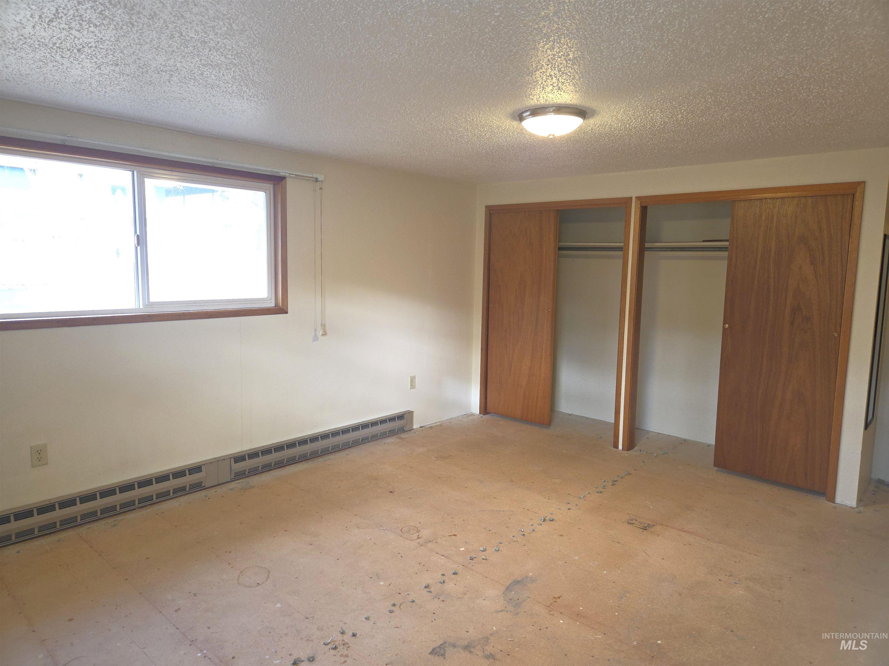 422 N Grant, Moscow, Idaho 83843, 4 Bedrooms, 2 Bathrooms, Residential For Sale, Price $369,000, 98968333