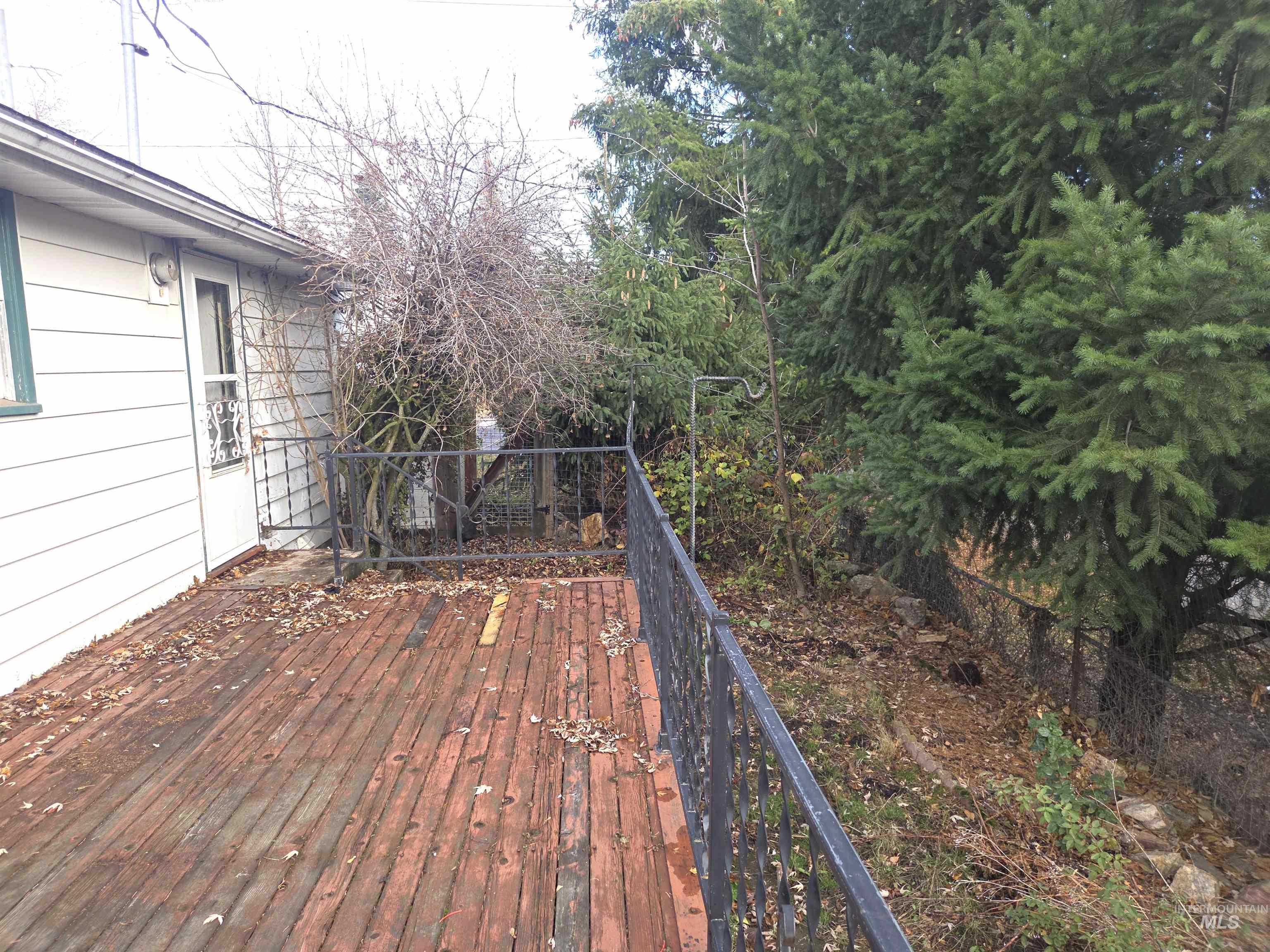 422 N Grant, Moscow, Idaho 83843, 4 Bedrooms, 2 Bathrooms, Residential For Sale, Price $369,000, 98968333