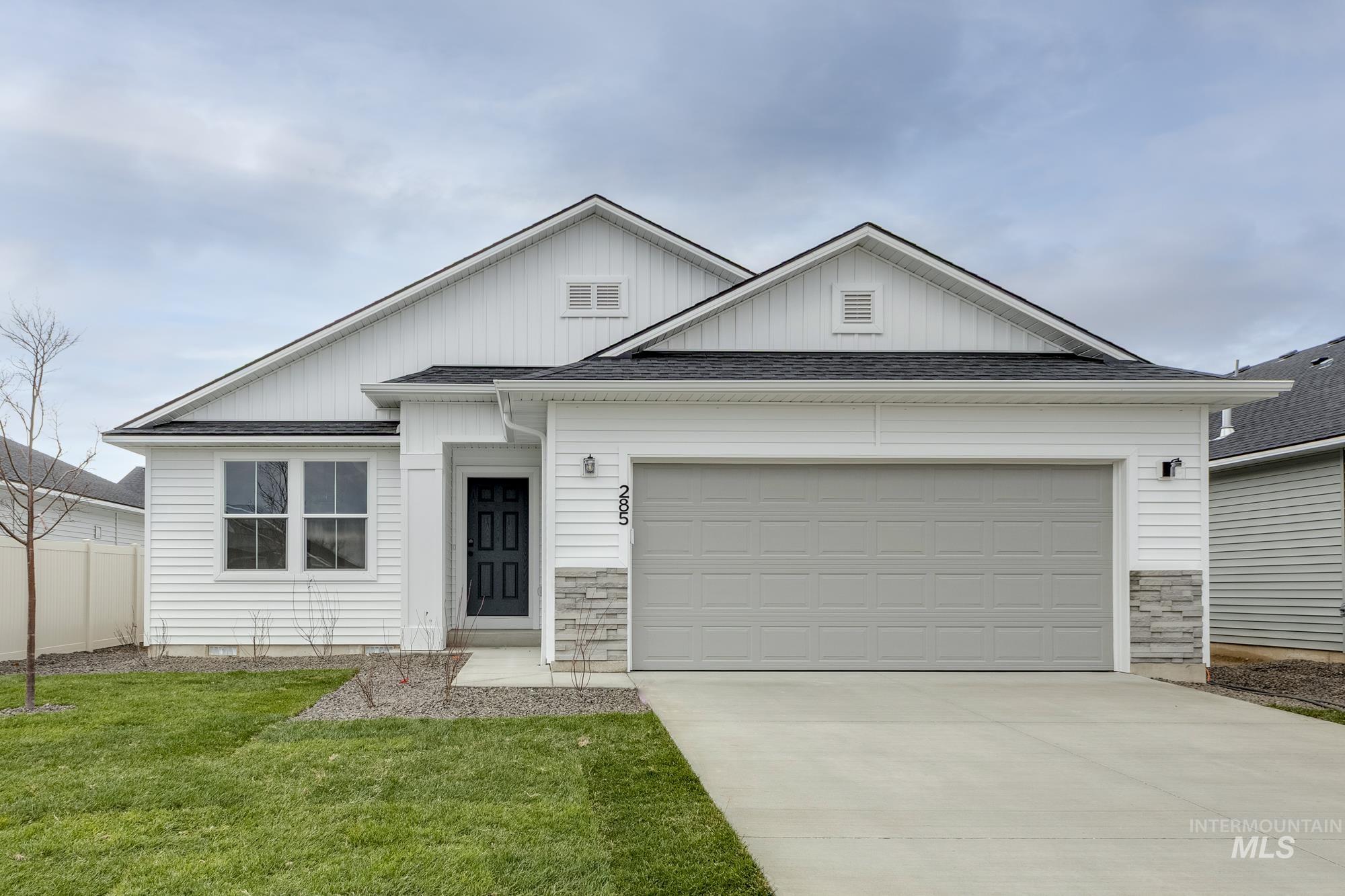285 N Cranesbill Ave, Kuna, Idaho 83634, 3 Bedrooms, 2 Bathrooms, Residential For Sale, Price $404,990,MLS 98968385