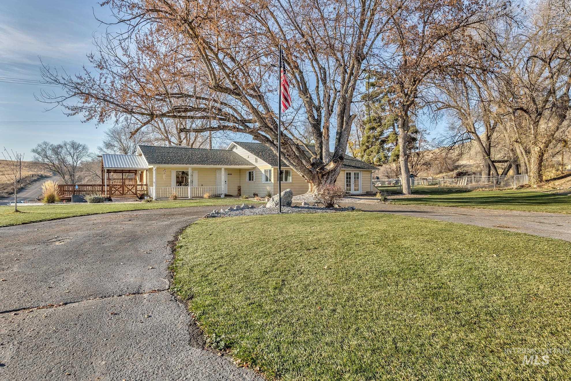 4555 Hyline Rd, Ontario, Oregon 97914, 4 Bedrooms, 1.5 Bathrooms, Residential For Sale, Price $475,000,MLS 98968389