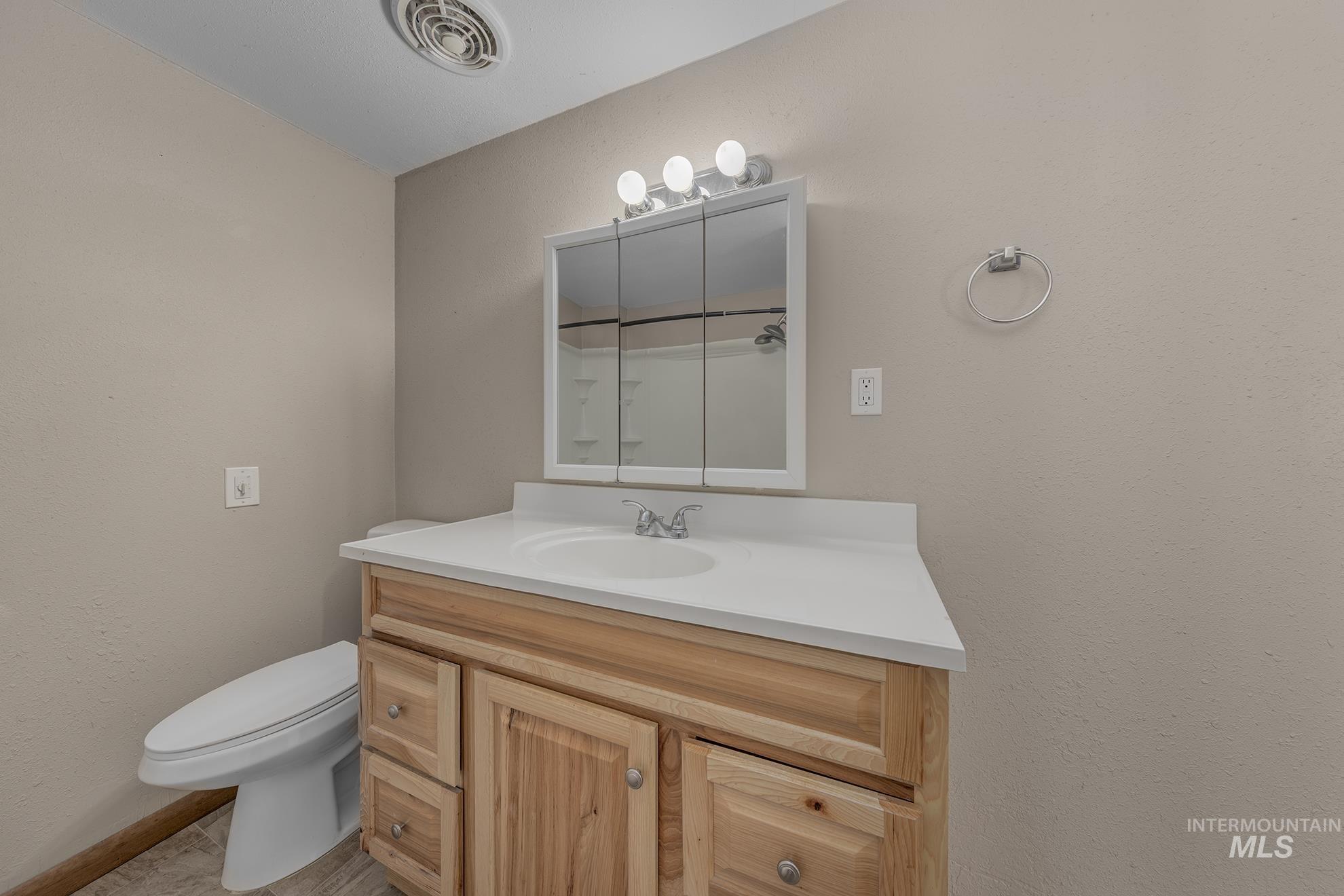 4555 Hyline Rd, Ontario, Oregon 97914, 4 Bedrooms, 1.5 Bathrooms, Residential For Sale, Price $475,000,MLS 98968389