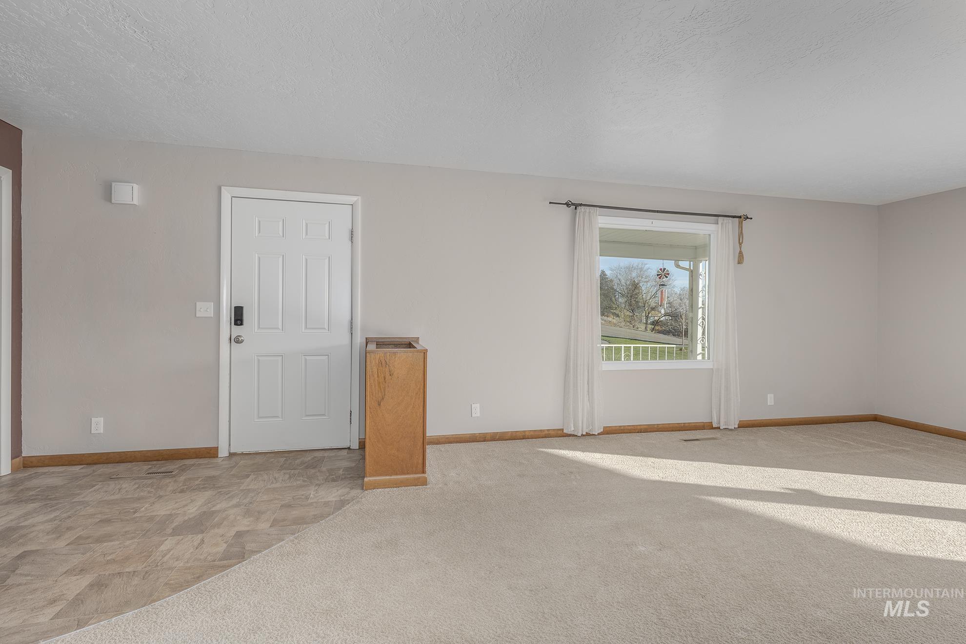 4555 Hyline Rd, Ontario, Oregon 97914, 4 Bedrooms, 1.5 Bathrooms, Residential For Sale, Price $475,000,MLS 98968389