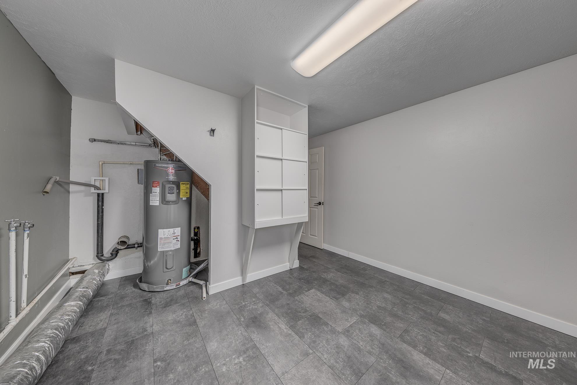 4555 Hyline Rd, Ontario, Oregon 97914, 4 Bedrooms, 1.5 Bathrooms, Residential For Sale, Price $475,000,MLS 98968389