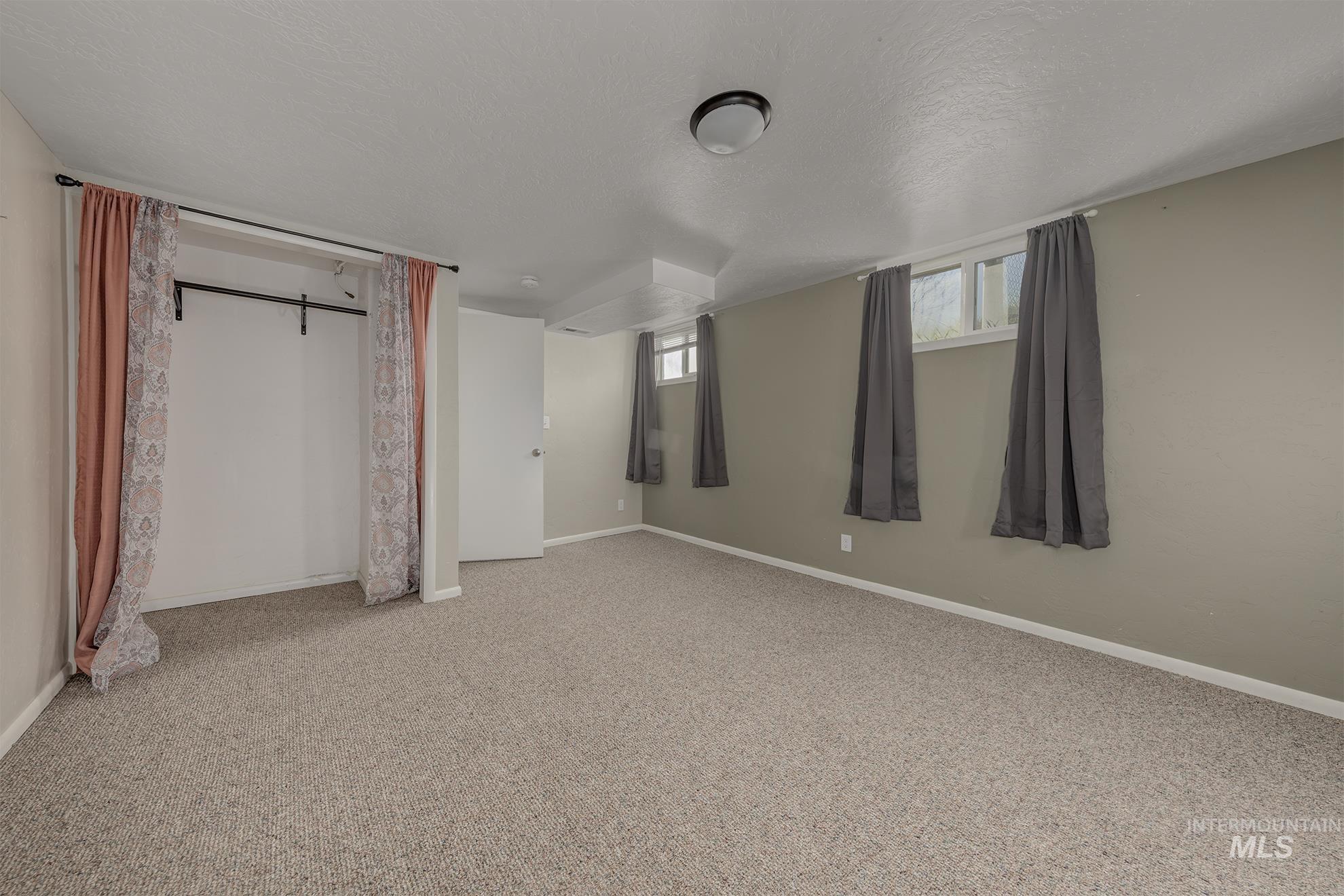 4555 Hyline Rd, Ontario, Oregon 97914, 4 Bedrooms, 1.5 Bathrooms, Residential For Sale, Price $475,000,MLS 98968389