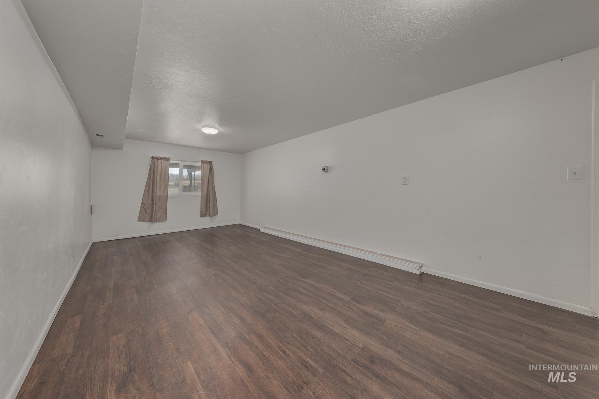 4555 Hyline Rd, Ontario, Oregon 97914, 4 Bedrooms, 1.5 Bathrooms, Residential For Sale, Price $475,000,MLS 98968389