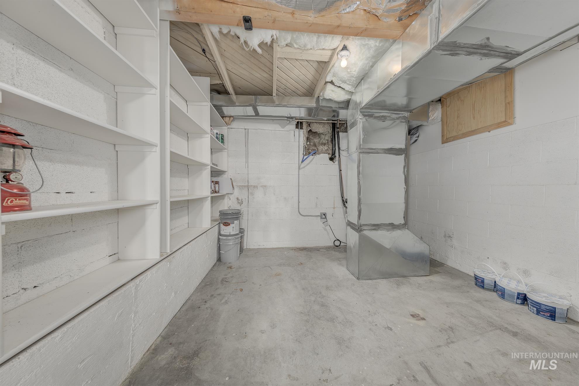 4555 Hyline Rd, Ontario, Oregon 97914, 4 Bedrooms, 1.5 Bathrooms, Residential For Sale, Price $475,000,MLS 98968389