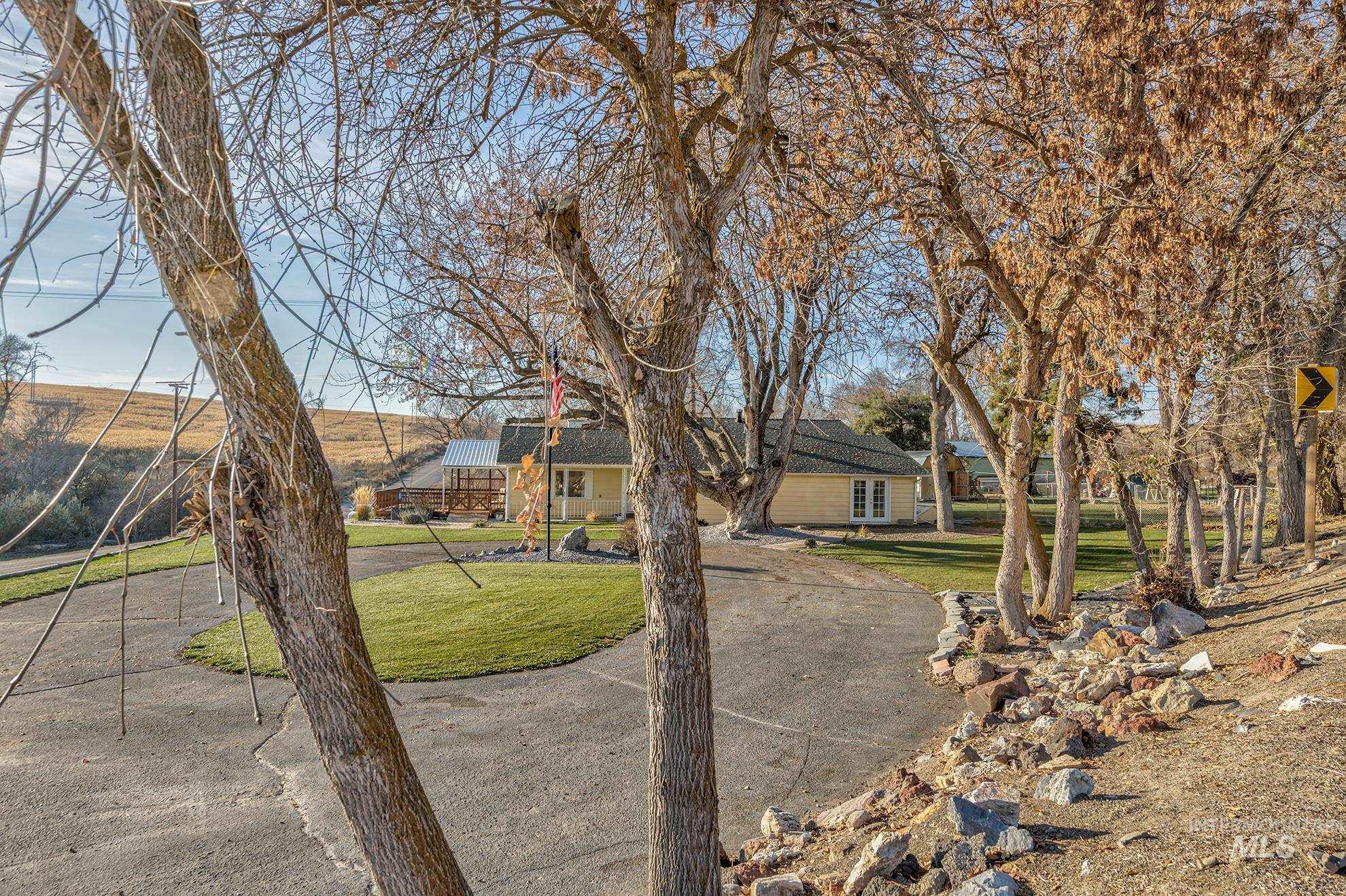 4555 Hyline Rd, Ontario, Oregon 97914, 4 Bedrooms, 1.5 Bathrooms, Residential For Sale, Price $475,000,MLS 98968389