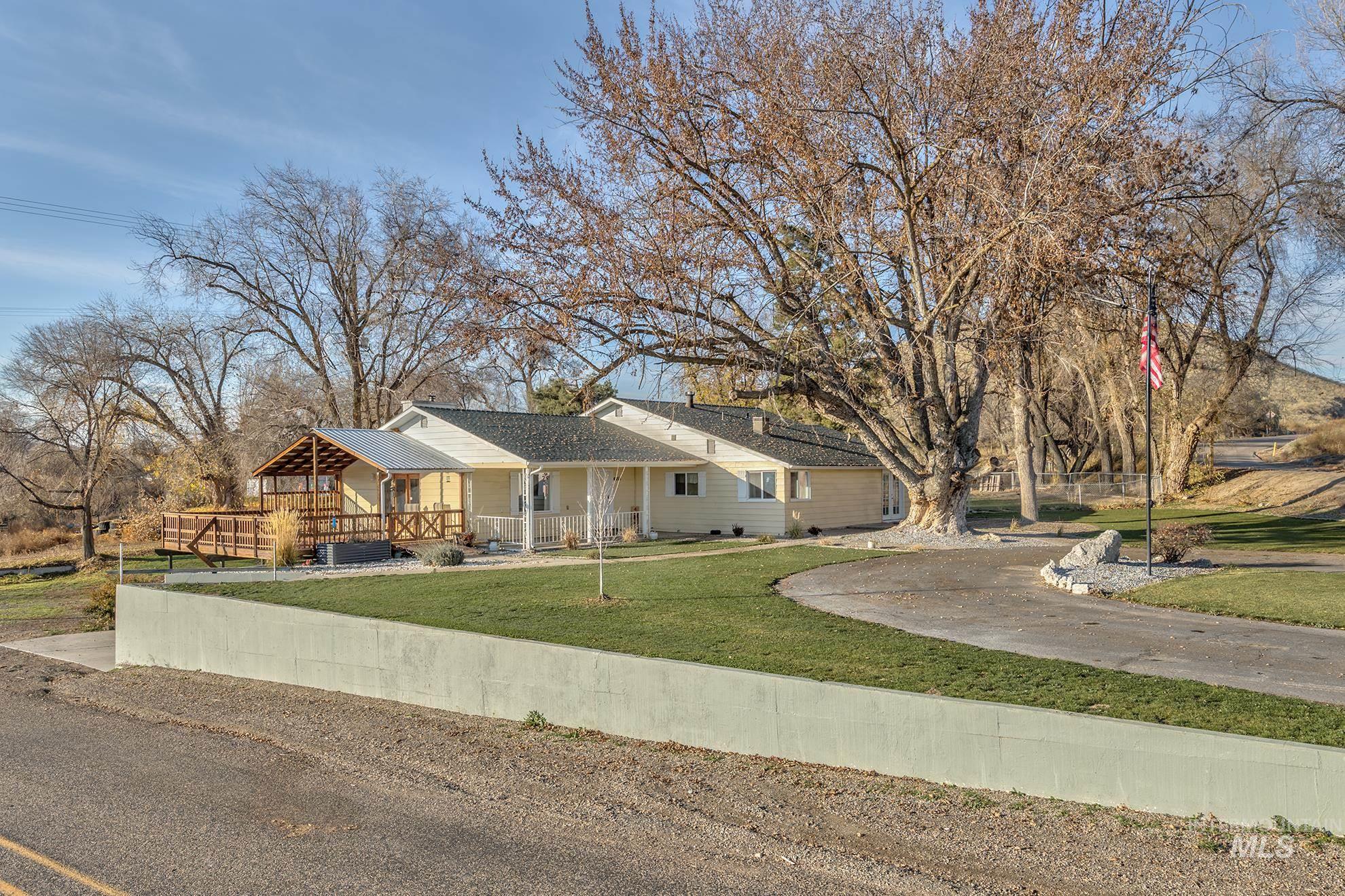 4555 Hyline Rd, Ontario, Oregon 97914, 4 Bedrooms, 1.5 Bathrooms, Residential For Sale, Price $475,000,MLS 98968389