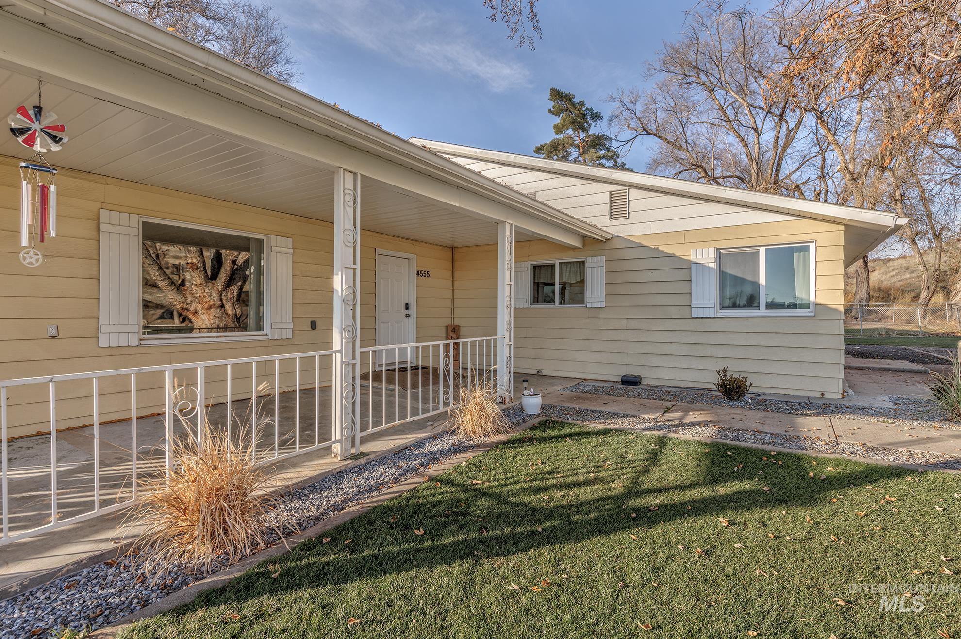 4555 Hyline Rd, Ontario, Oregon 97914, 4 Bedrooms, 1.5 Bathrooms, Residential For Sale, Price $475,000,MLS 98968389