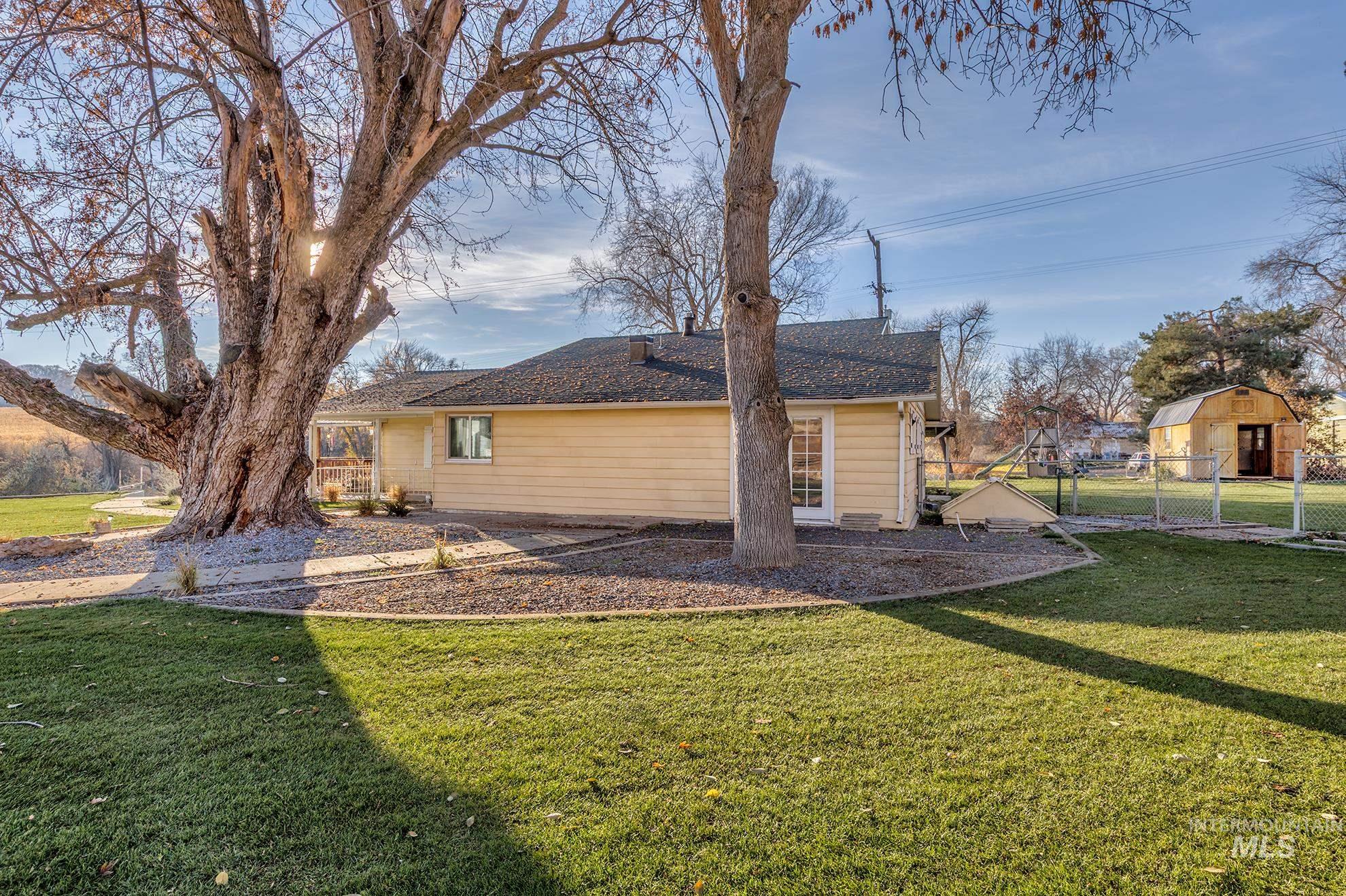 4555 Hyline Rd, Ontario, Oregon 97914, 4 Bedrooms, 1.5 Bathrooms, Residential For Sale, Price $475,000,MLS 98968389