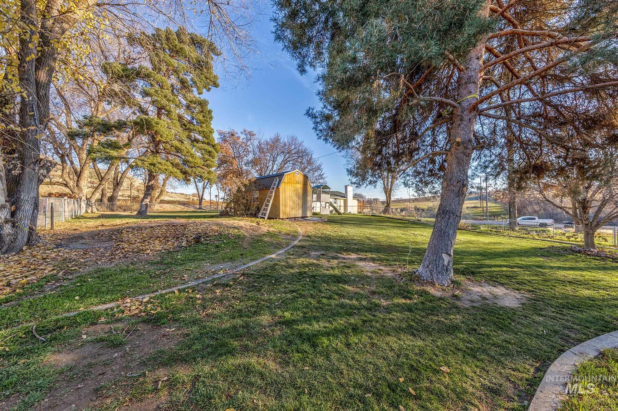 4555 Hyline Rd, Ontario, Oregon 97914, 4 Bedrooms, 1.5 Bathrooms, Residential For Sale, Price $475,000,MLS 98968389