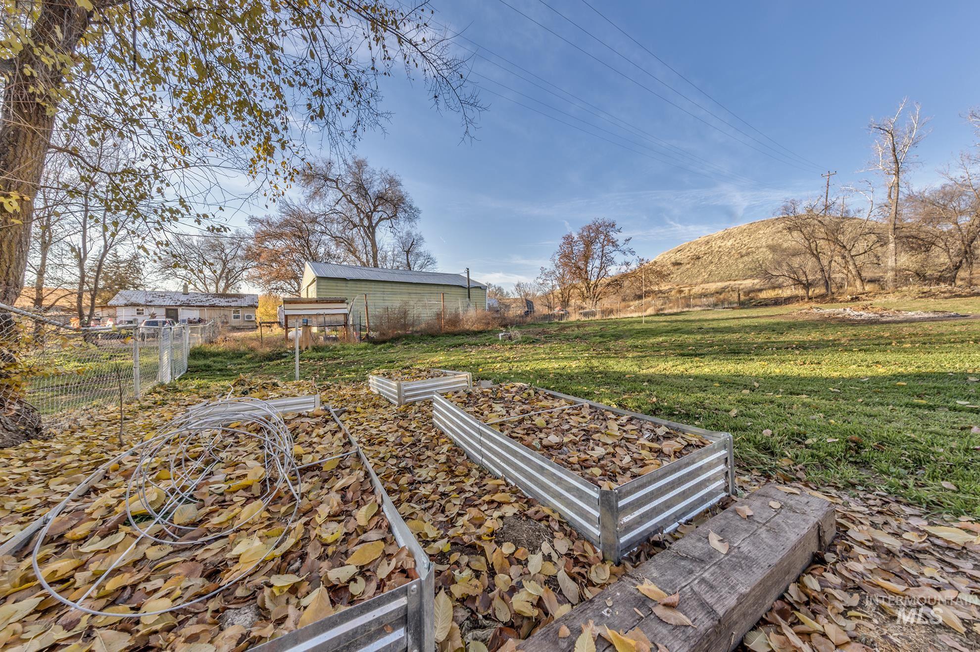 4555 Hyline Rd, Ontario, Oregon 97914, 4 Bedrooms, 1.5 Bathrooms, Residential For Sale, Price $475,000,MLS 98968389