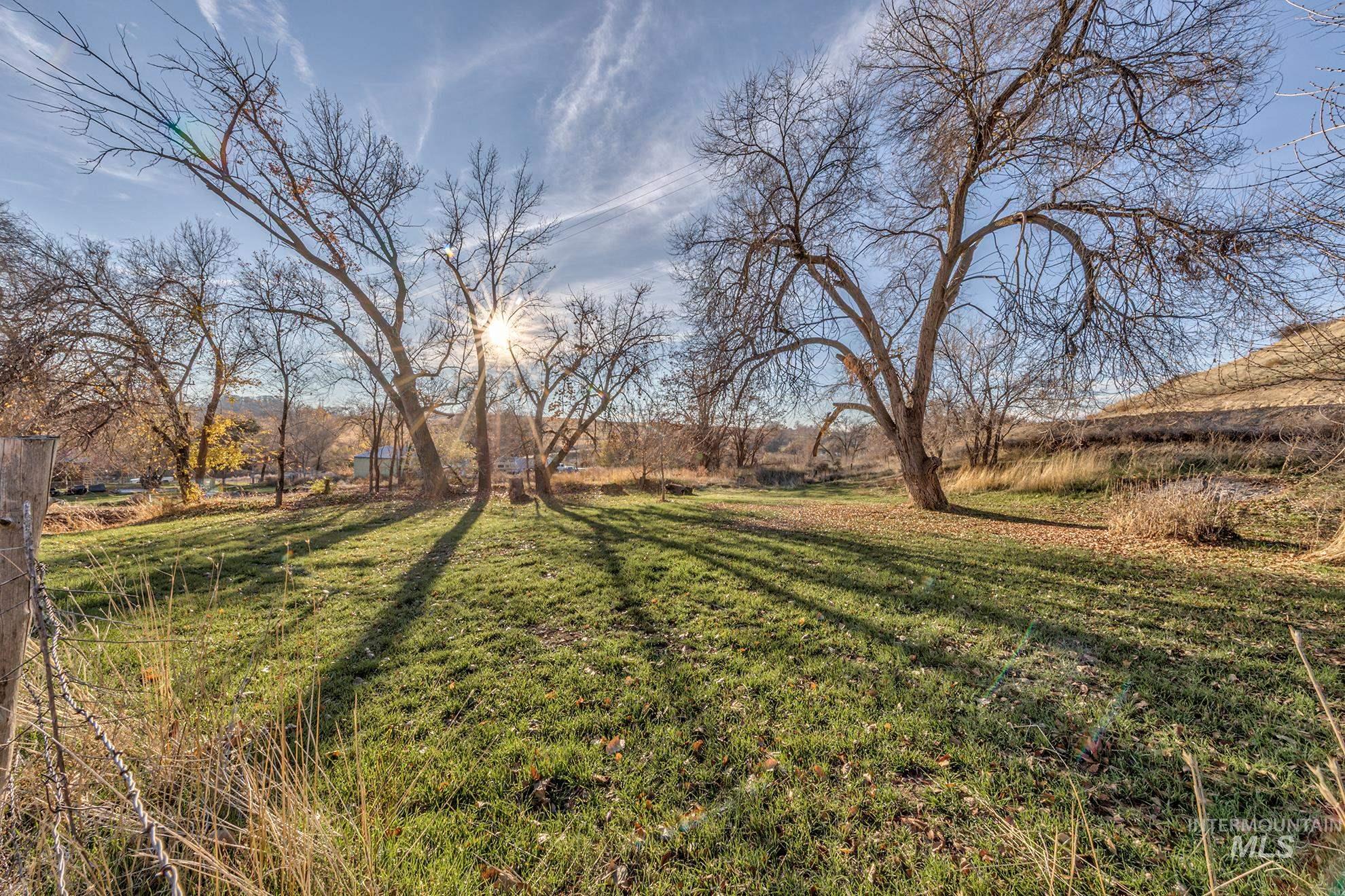 4555 Hyline Rd, Ontario, Oregon 97914, 4 Bedrooms, 1.5 Bathrooms, Residential For Sale, Price $475,000,MLS 98968389