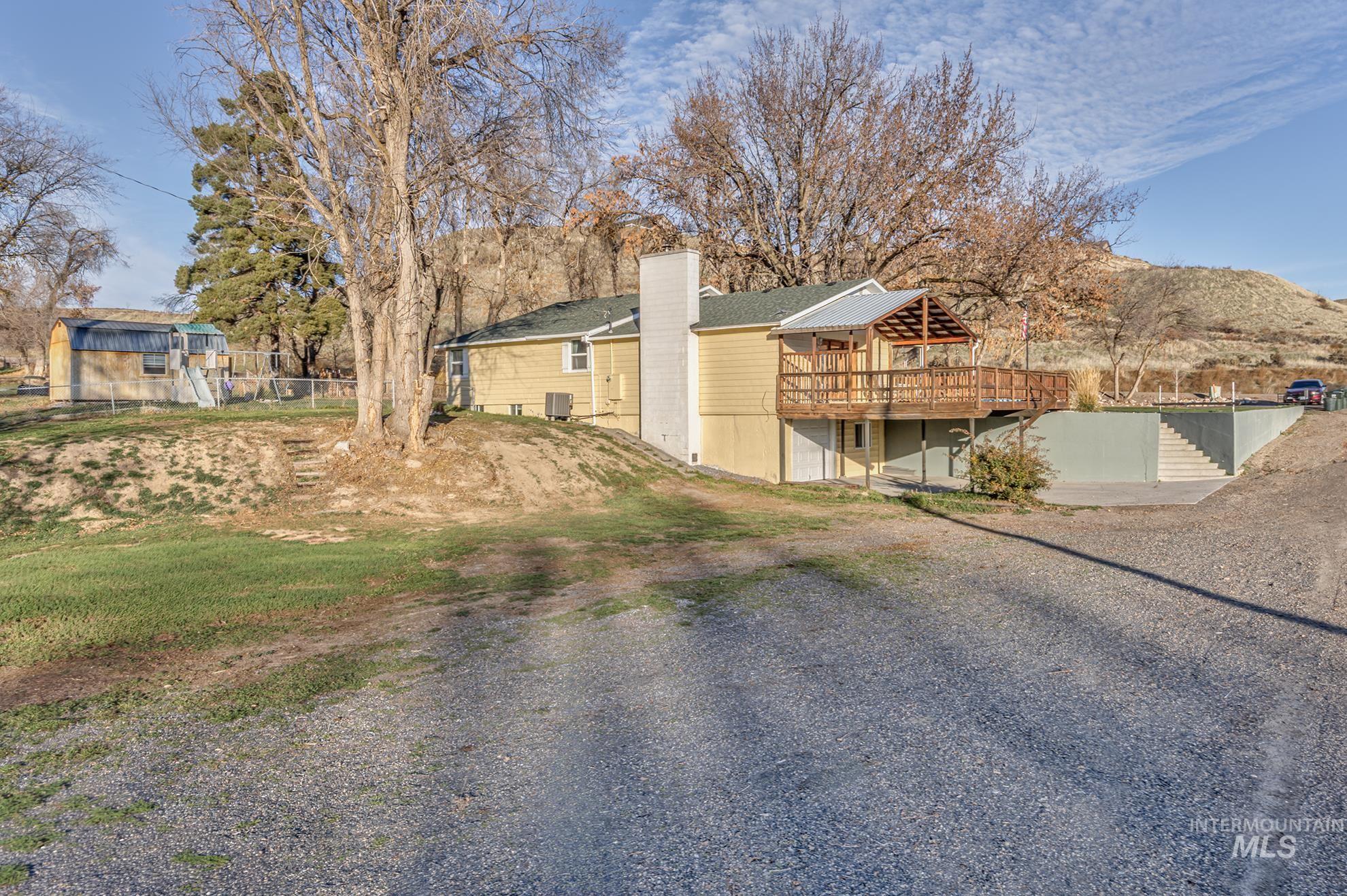 4555 Hyline Rd, Ontario, Oregon 97914, 4 Bedrooms, 1.5 Bathrooms, Residential For Sale, Price $475,000,MLS 98968389