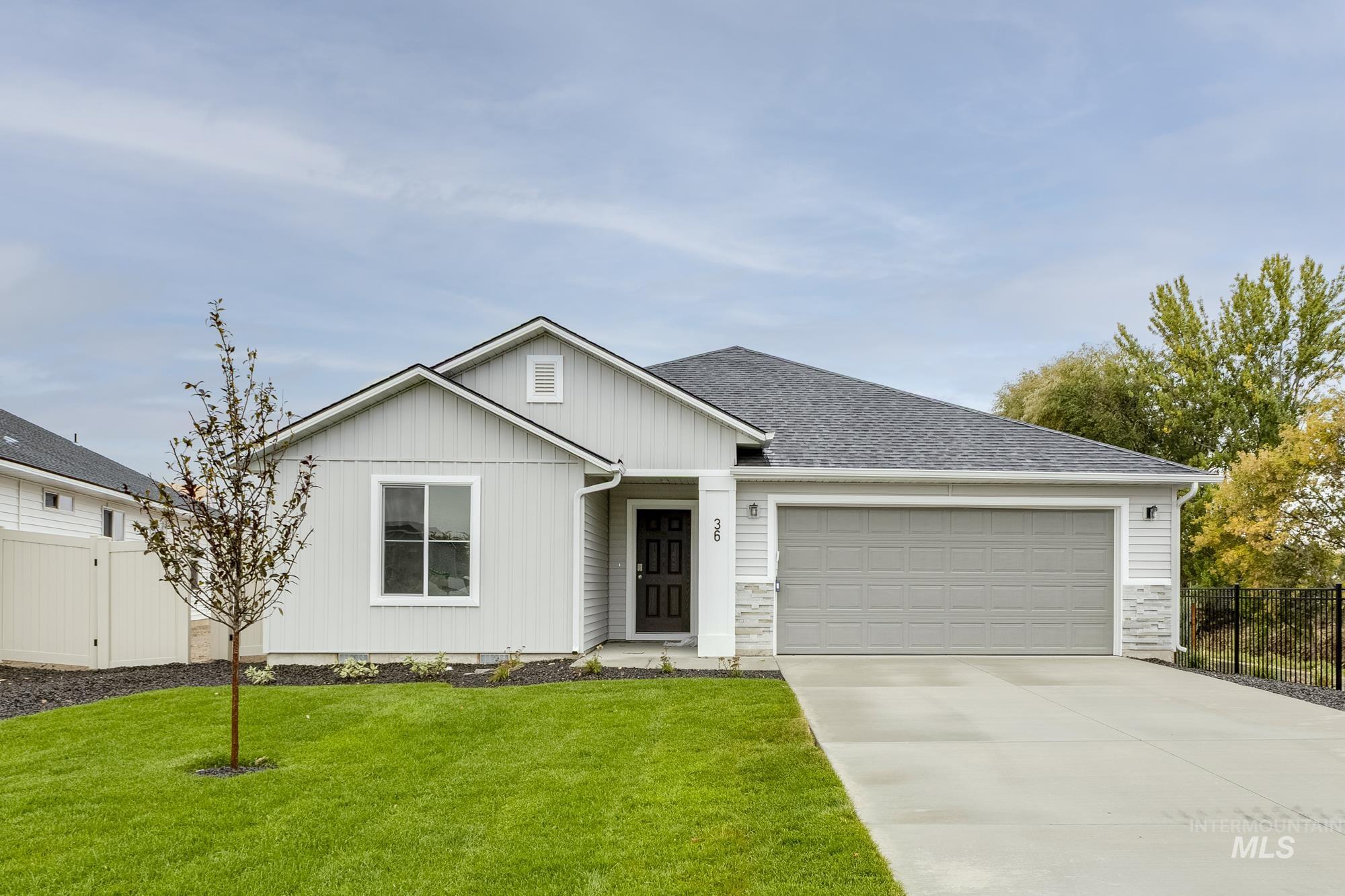 1760 W Unforgettable St, Meridian, Idaho 83642, 3 Bedrooms, 2 Bathrooms, Residential For Sale, Price $425,990,MLS 98968392
