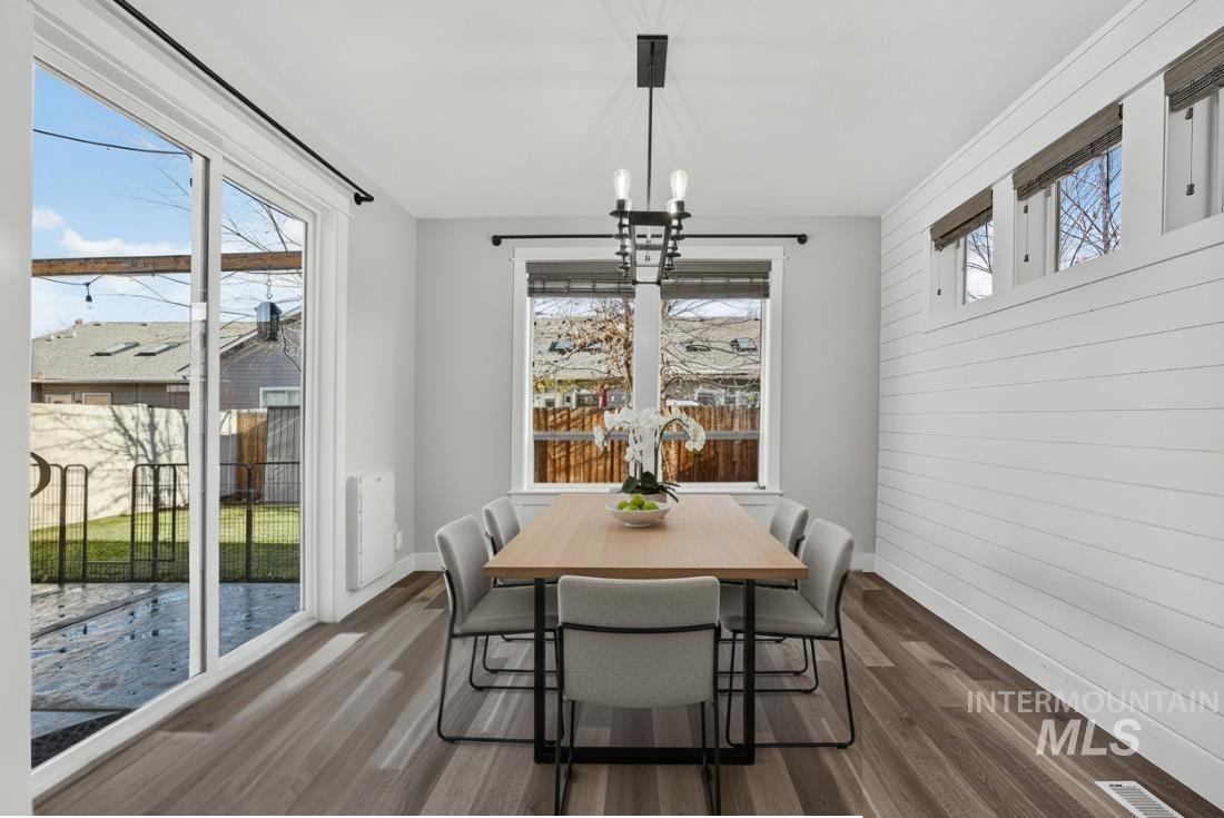 2120 N Woodcreek St, Boise, Idaho 83704, 3 Bedrooms, 2.5 Bathrooms, Residential For Sale, Price $514,900, 98968422