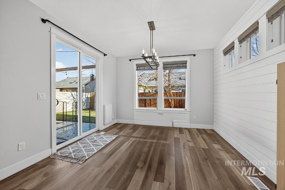 2120 N Woodcreek St, Boise, Idaho 83704, 3 Bedrooms, 2.5 Bathrooms, Residential For Sale, Price $514,900, 98968422