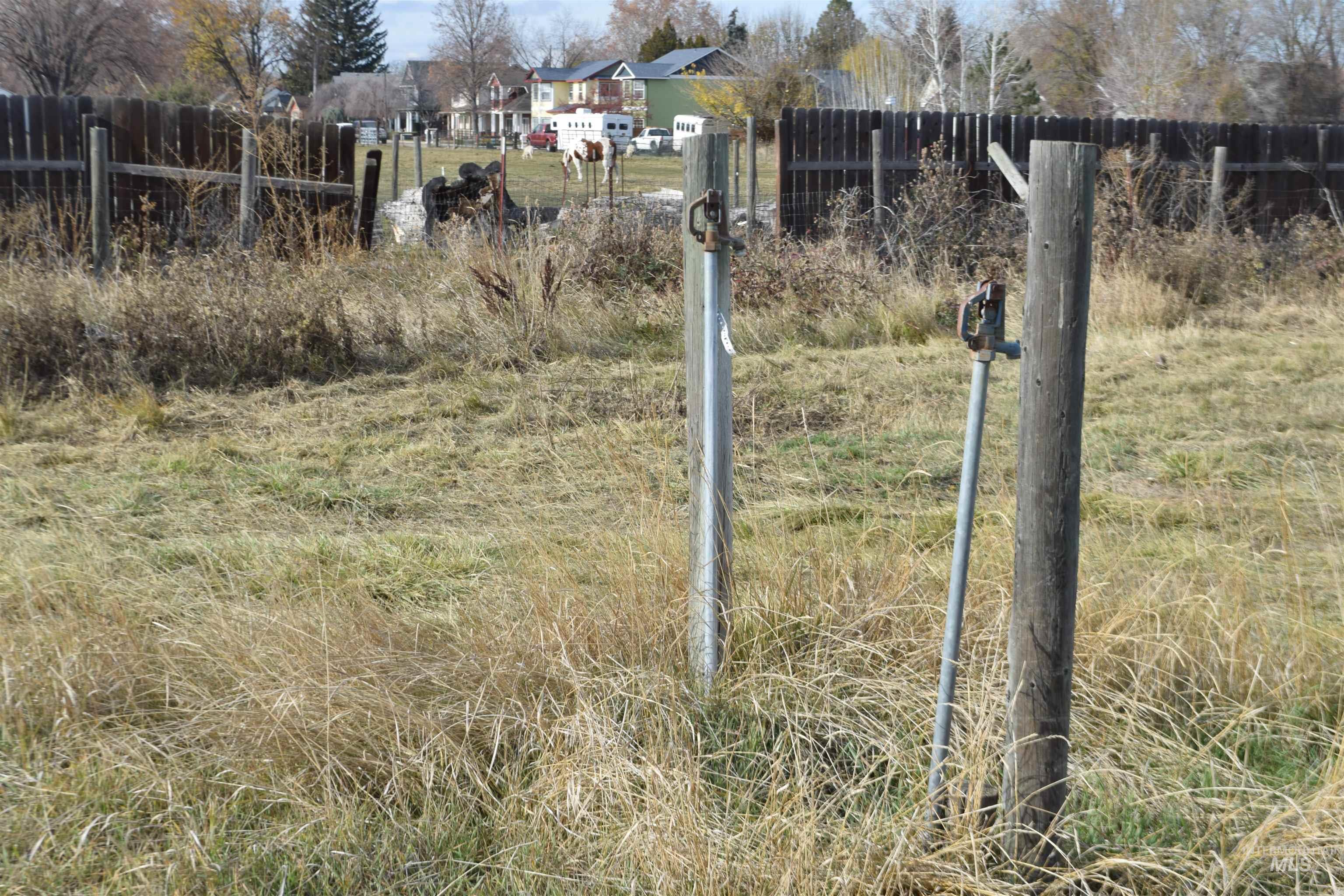 Gate featuring a residential view
