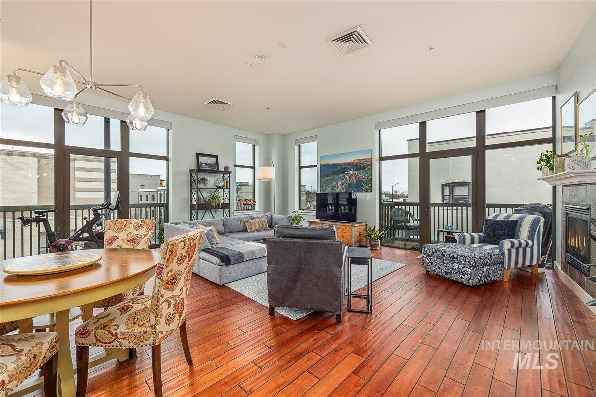 419 S 8th St STE 206, Boise, Idaho 83702-5516, 2 Bedrooms, 1.5 Bathrooms, Residential For Sale, Price $600,000, 98968443