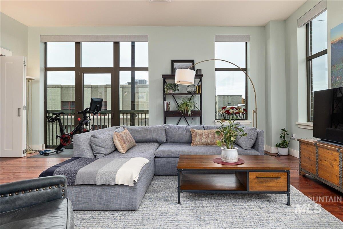 419 S 8th St STE 206, Boise, Idaho 83702-5516, 2 Bedrooms, 1.5 Bathrooms, Residential For Sale, Price $600,000, 98968443