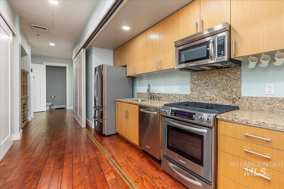 419 S 8th St STE 206, Boise, Idaho 83702-5516, 2 Bedrooms, 1.5 Bathrooms, Residential For Sale, Price $600,000, 98968443