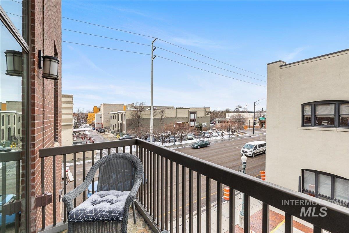 419 S 8th St STE 206, Boise, Idaho 83702-5516, 2 Bedrooms, 1.5 Bathrooms, Residential For Sale, Price $600,000, 98968443