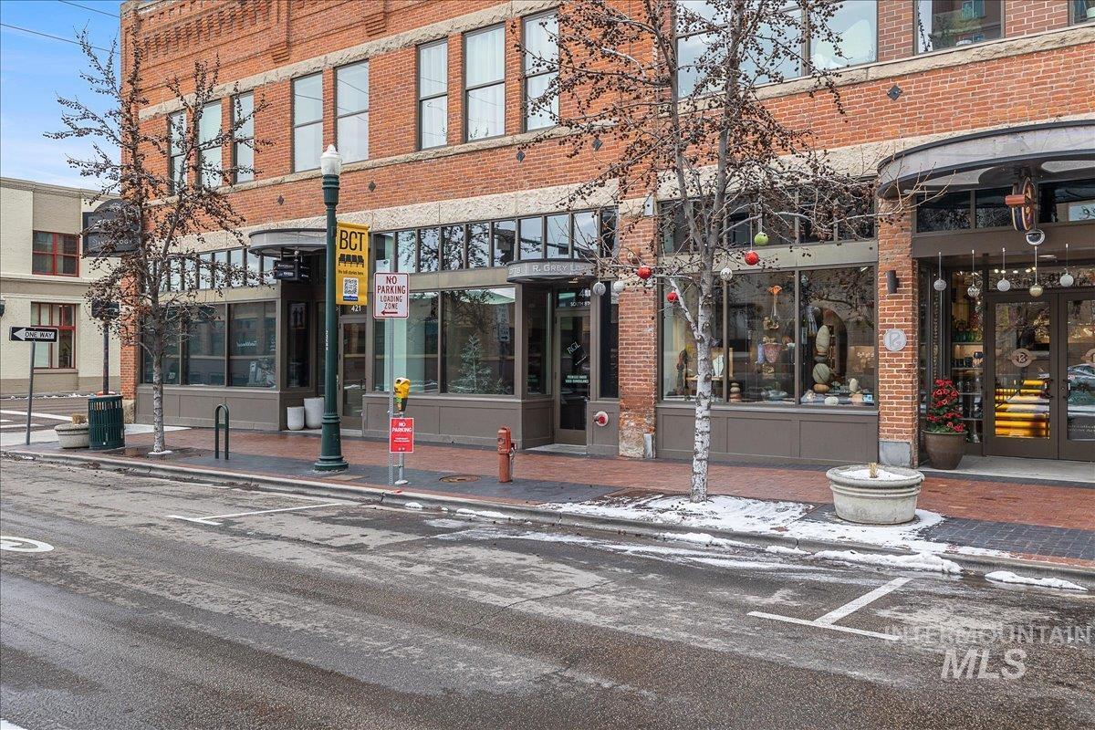 419 S 8th St STE 206, Boise, Idaho 83702-5516, 2 Bedrooms, 1.5 Bathrooms, Residential For Sale, Price $600,000, 98968443