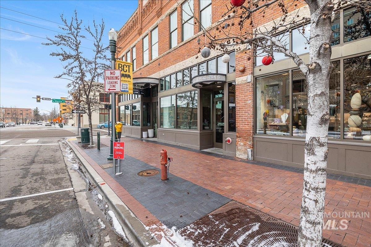 419 S 8th St STE 206, Boise, Idaho 83702-5516, 2 Bedrooms, 1.5 Bathrooms, Residential For Sale, Price $600,000, 98968443