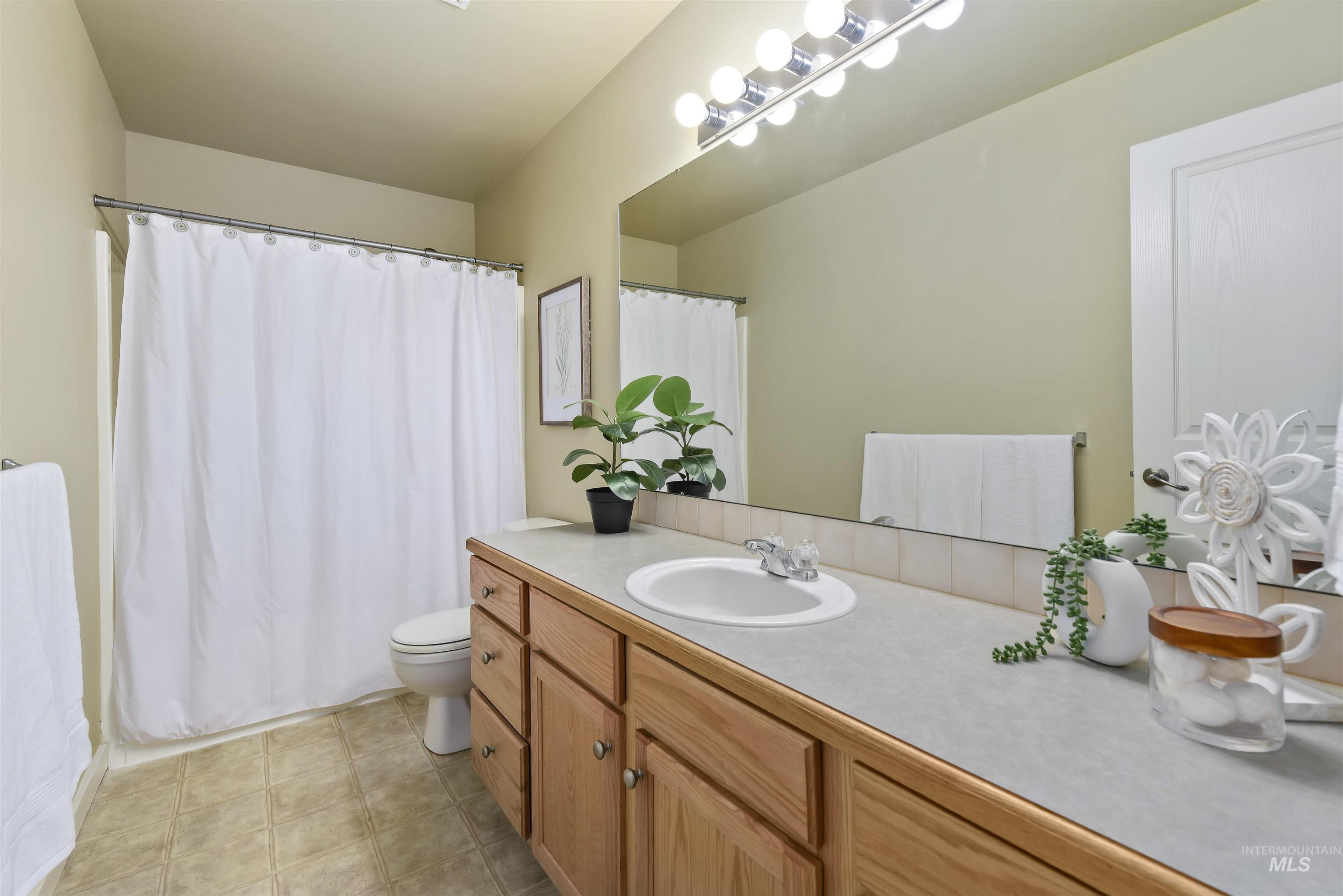 6090 Lowland View Way, Boise, Idaho 83709, 3 Bedrooms, 2 Bathrooms, Residential For Sale, Price $429,000, 98968457