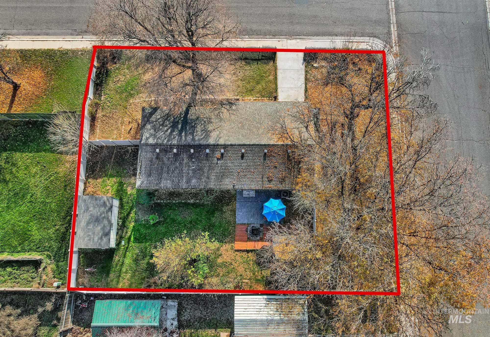 Aerial view of property's location featuring property parcel outlined