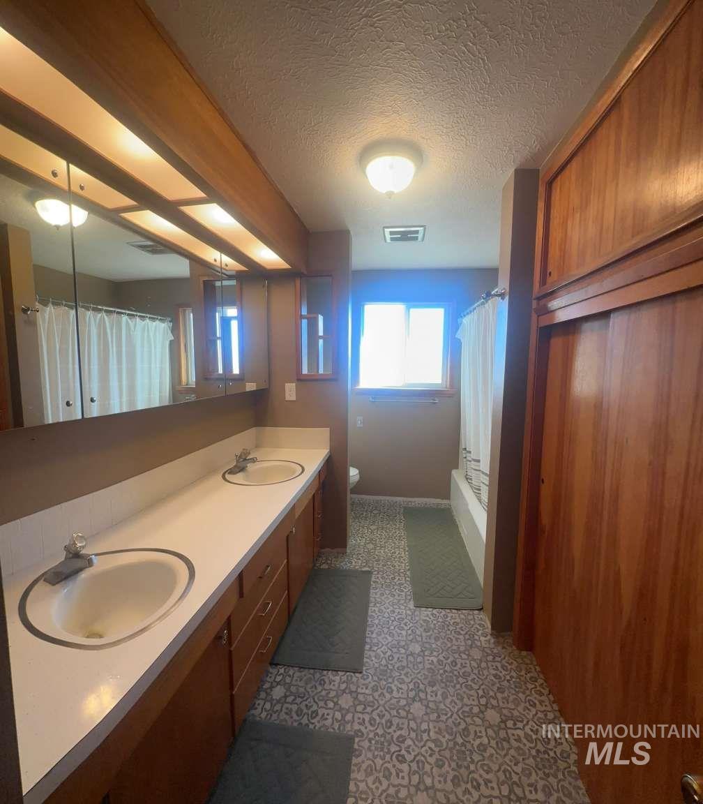 797 Olds Ferry Rd, Weiser, Idaho 83672, 3 Bedrooms, 2 Bathrooms, Residential For Sale, Price $545,000, 98968465