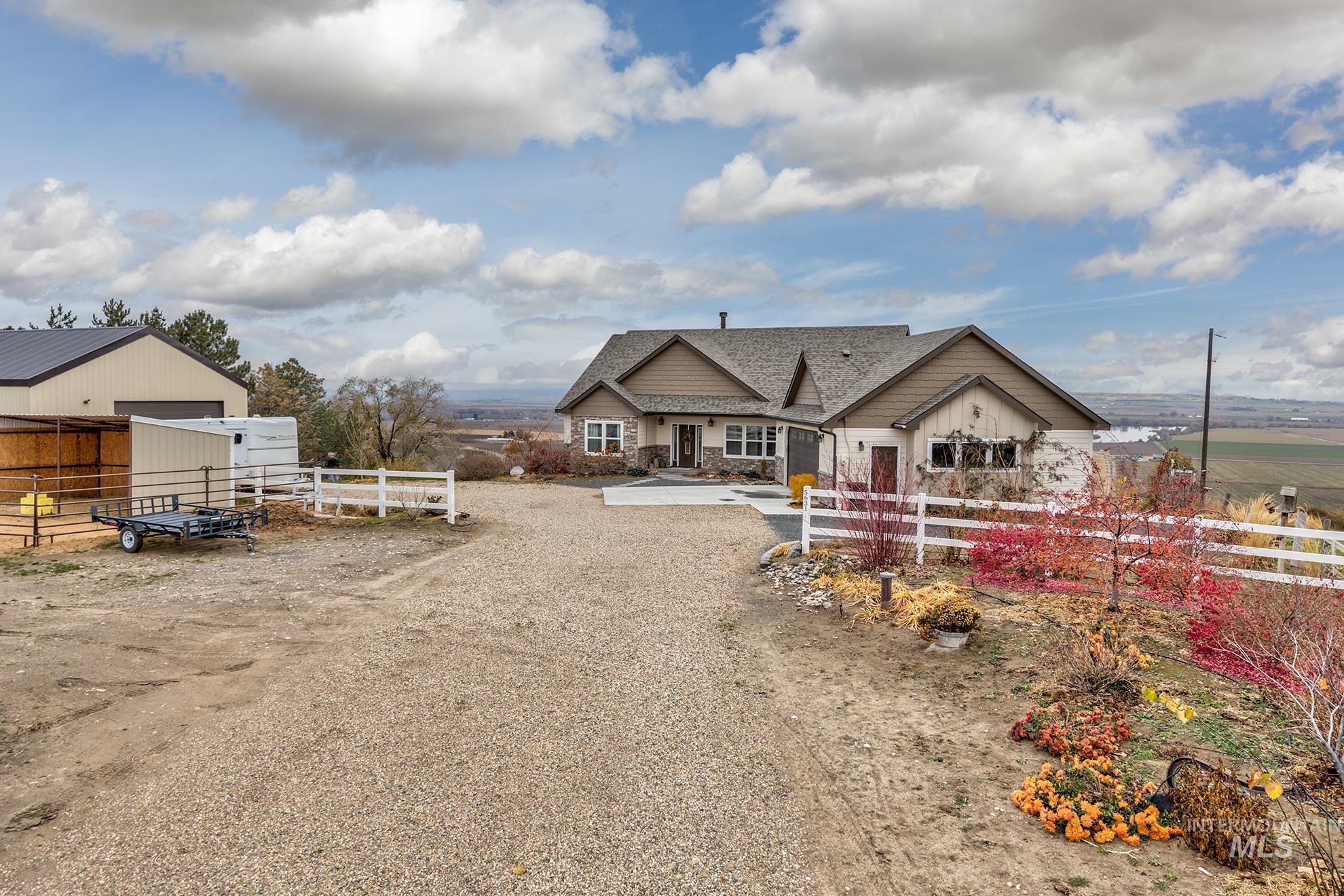 View of dirt / gravel driveway