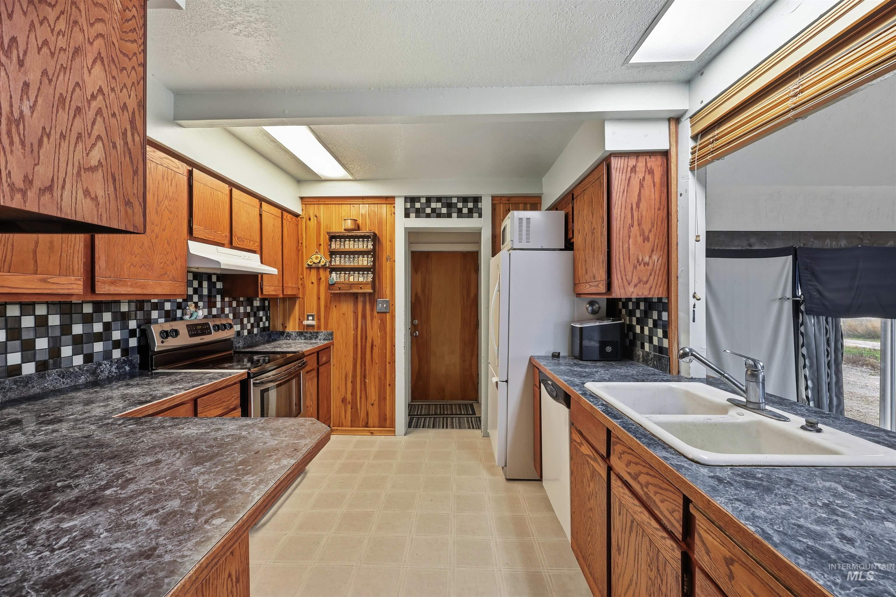 30327 Hexon Rd., Parma, Idaho 83660, 3 Bedrooms, 2 Bathrooms, Residential For Sale, Price $420,000, 98968475