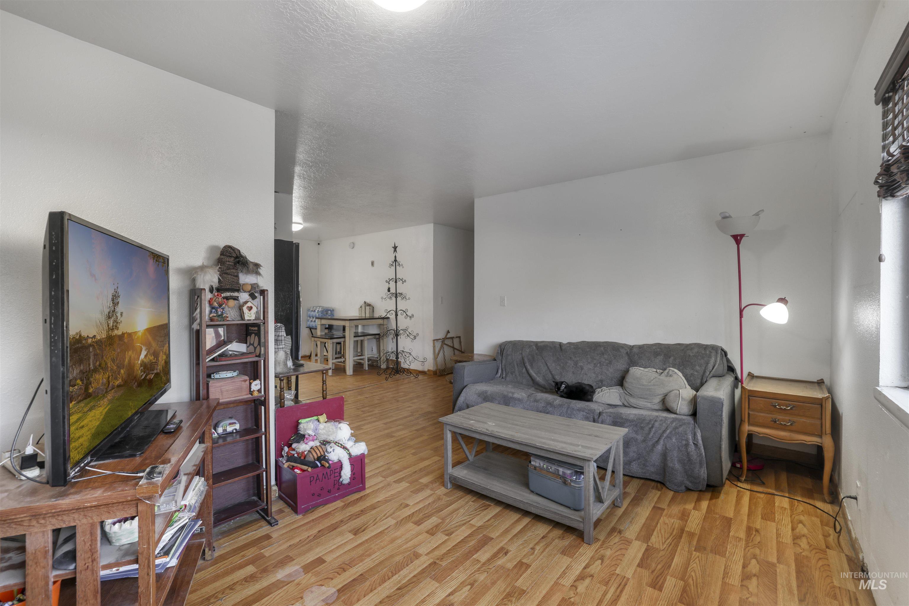 414 Heyburn Ave, Twin Falls, Idaho 83301, 4 Bedrooms, 2 Bathrooms, Residential For Sale, Price $326,000,MLS 98968479