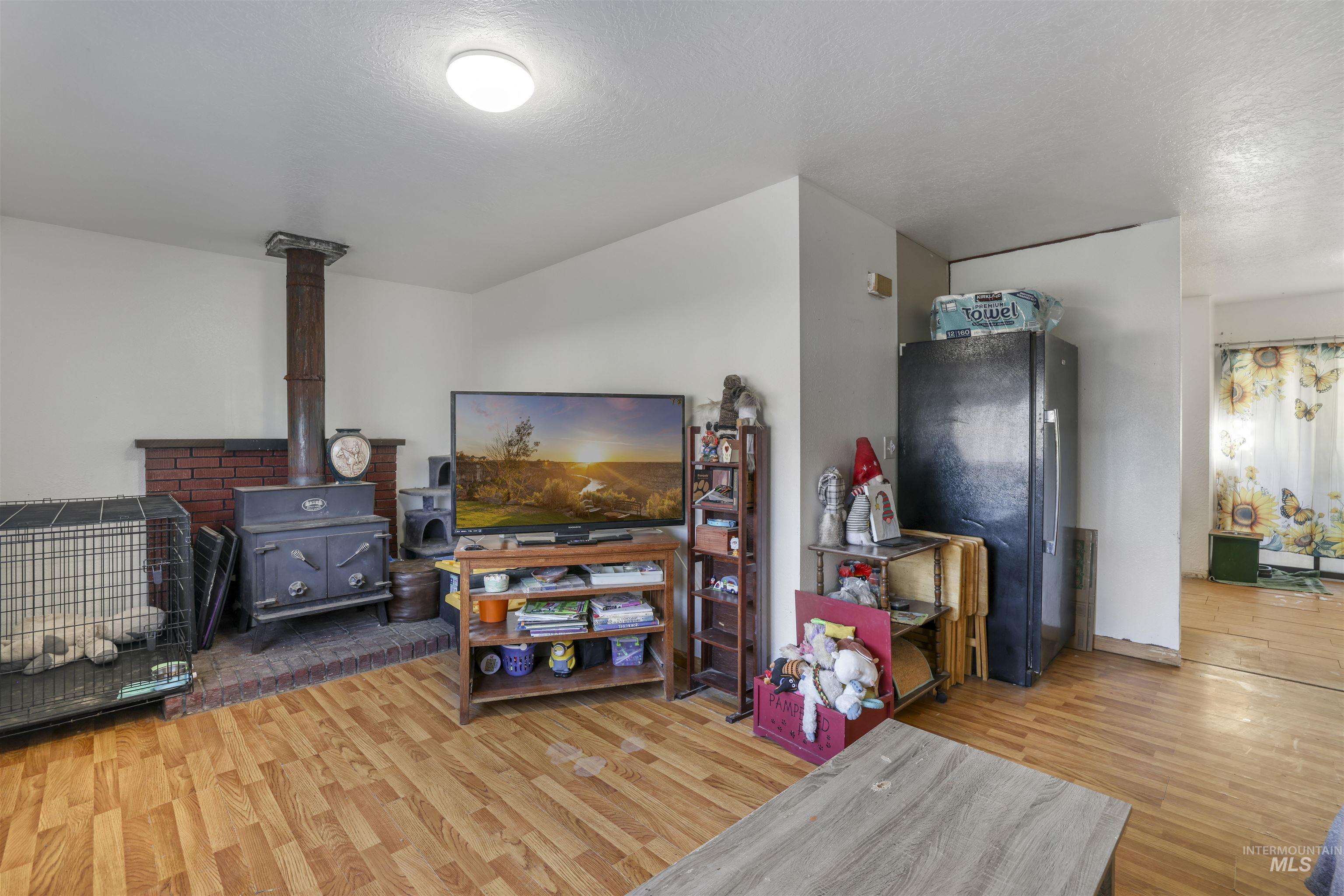 414 Heyburn Ave, Twin Falls, Idaho 83301, 4 Bedrooms, 2 Bathrooms, Residential For Sale, Price $326,000, 98968479