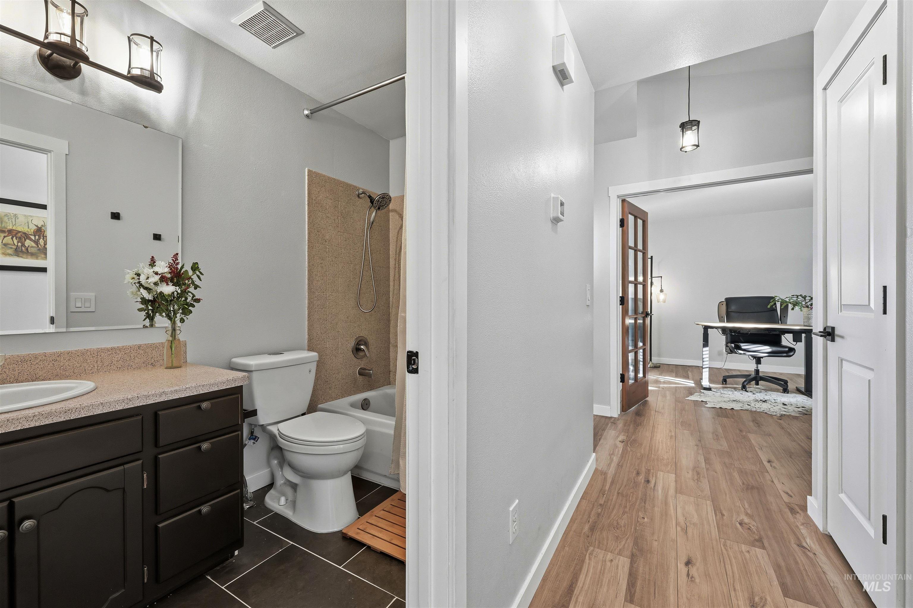 11078 W Tidewater Ct, Boise, Idaho 83713, 3 Bedrooms, 2 Bathrooms, Residential For Sale, Price $449,900, 98968480