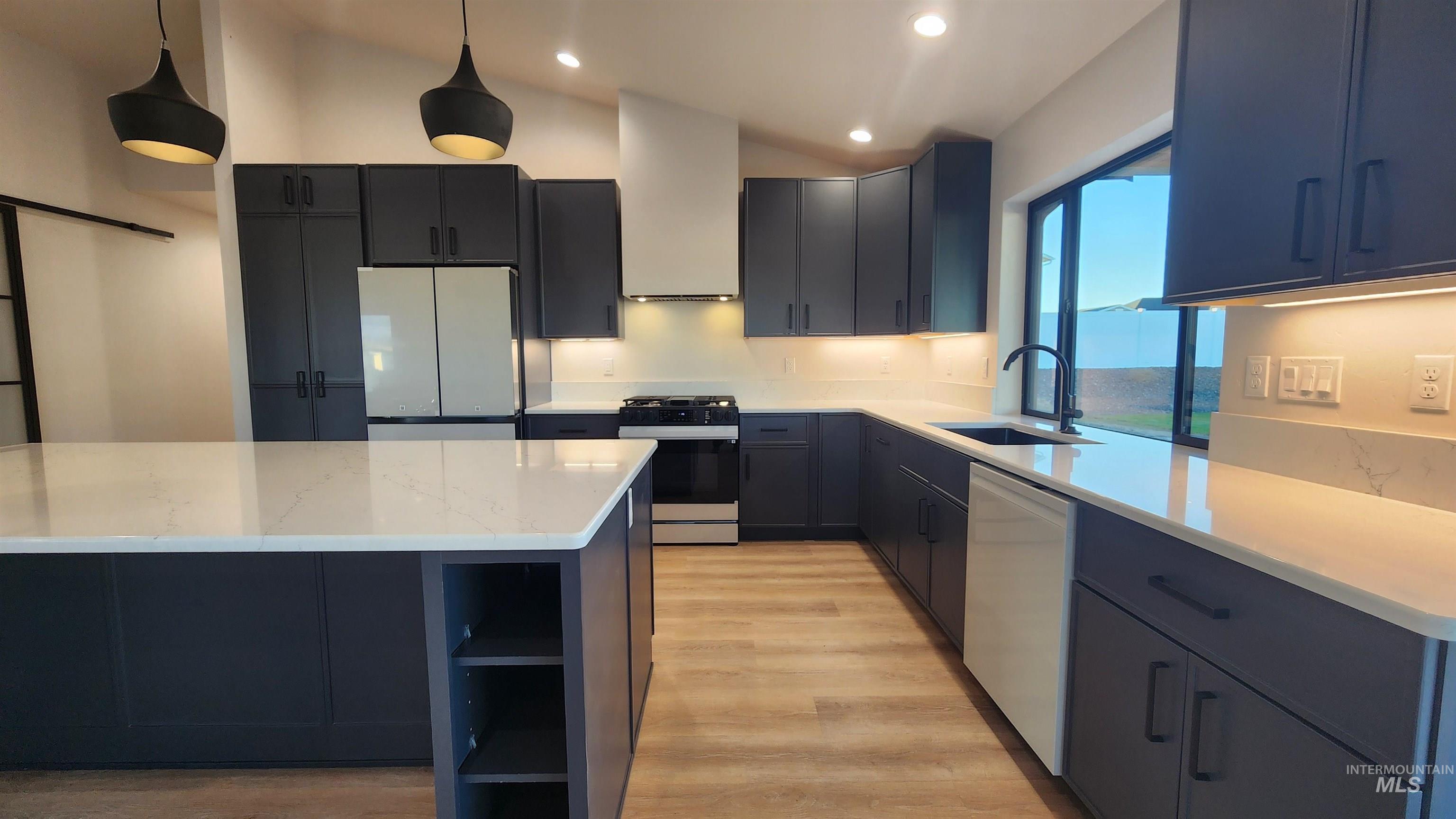 1733 Canyon Crest Way, Lewiston, Idaho 83501, 3 Bedrooms, 2.5 Bathrooms, Residential For Sale, Price $595,000, 98968484